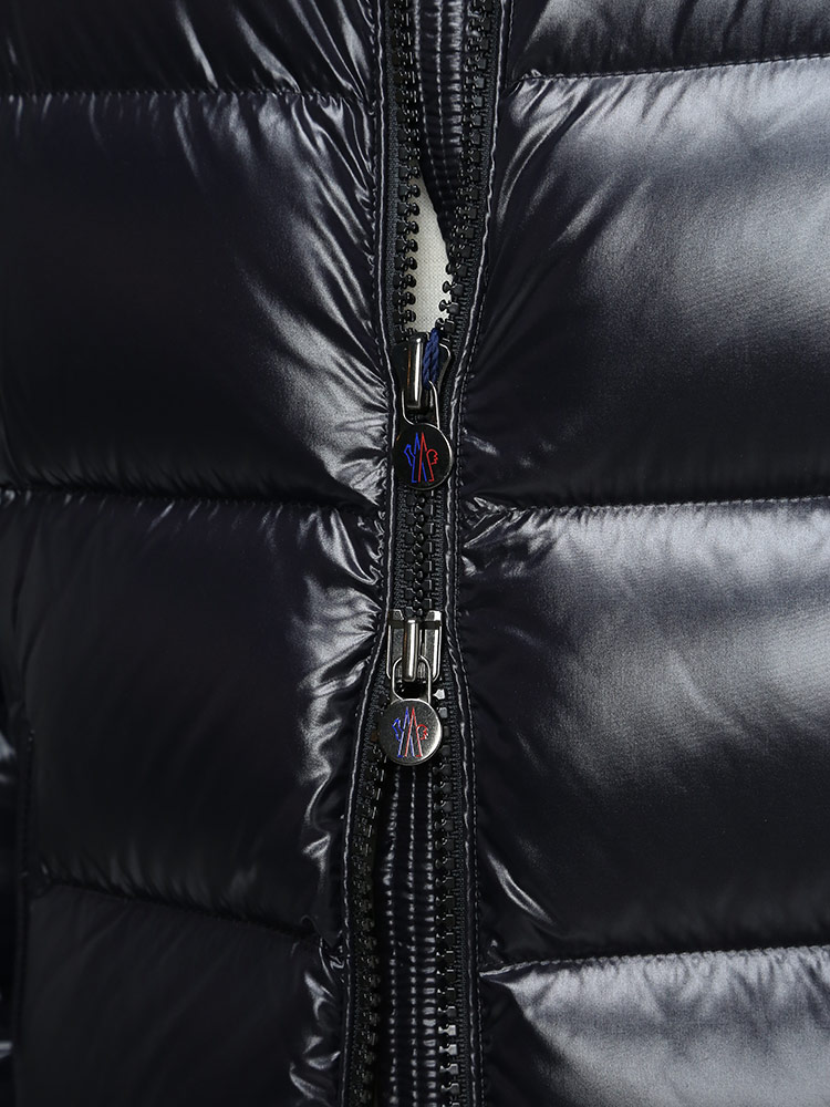 モンクレール ダウン メンズ MONCLER マヤ ブランド ダウンジャケット アウター ジャケット ブルゾン フード着脱 フルジップ Maya 定番 シンプル ショートダウン レギュラーフィット 紺 黒 MCMAYA2