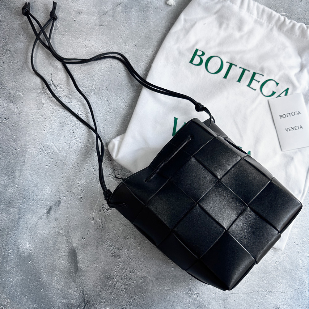 BOTTEGA VENETA スモール カセット バケットバッグ
