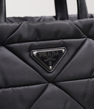 PRADA ショルダーバッグ・ポシェット 関税負担なし☆PRADA プラダ パデッドナイロン トートバッグ(4)
