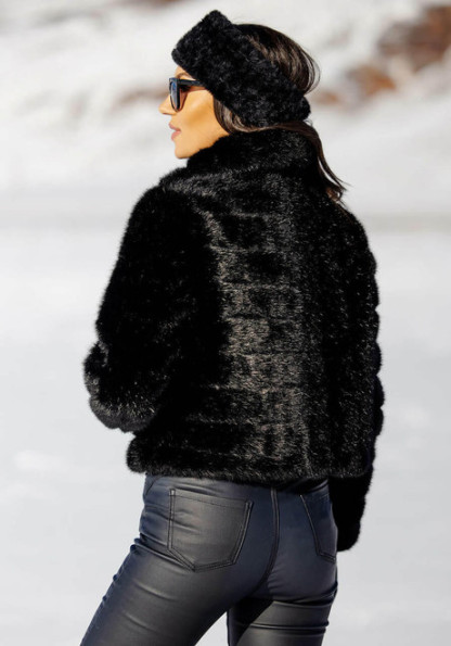 [Copy]Ivory Faux Fur Posh Jacket