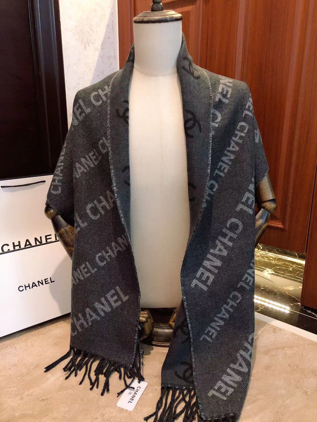 CHANE1ロゴフリンジカシミアスカーフ【50％割引+送料無料】