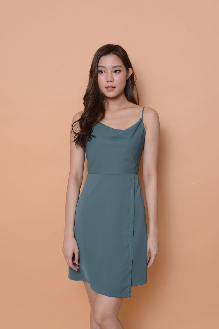 Collection-crawl neck dress in green