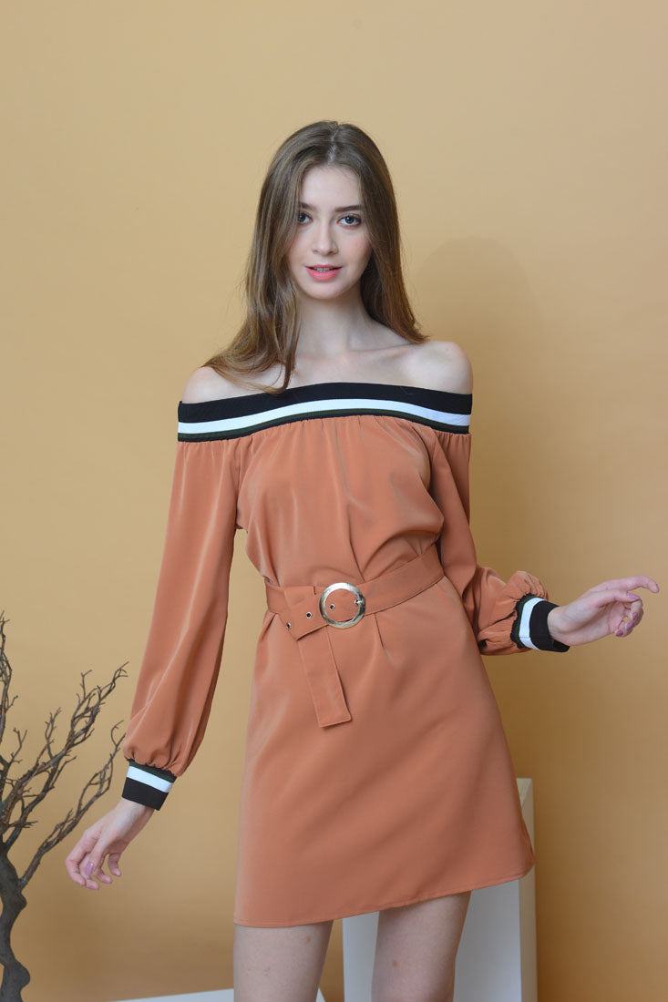 Casual – Rib Off Shoulder Dress in Brown