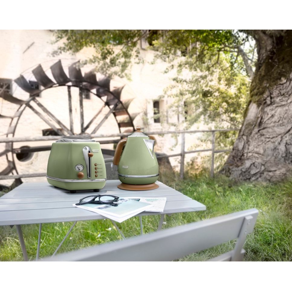 Vintage Kettle Sage Green Kettle And Toaster Set De'Longhi Icona