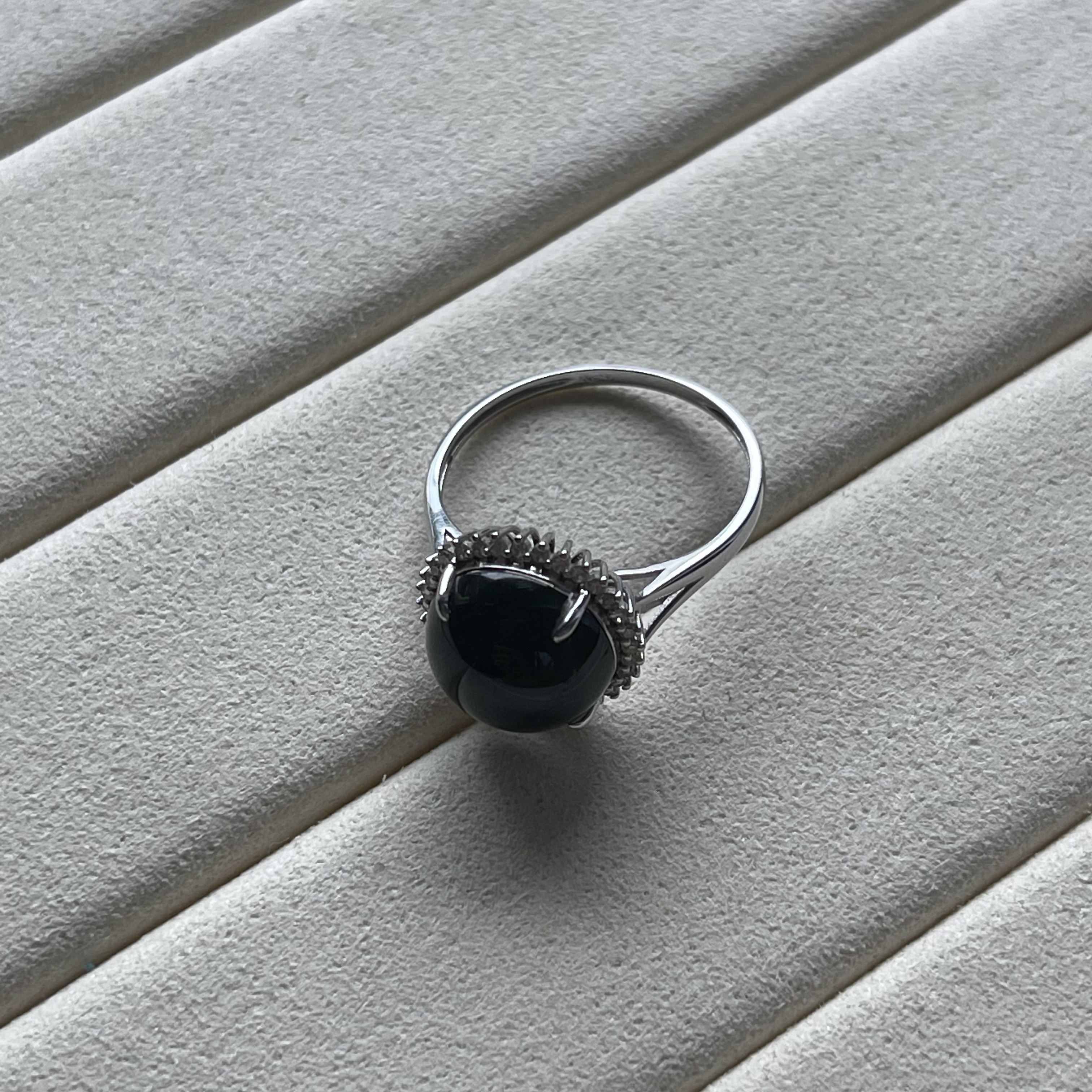 18K White Gold Omphacite Cabochon Ring (PJA00082)