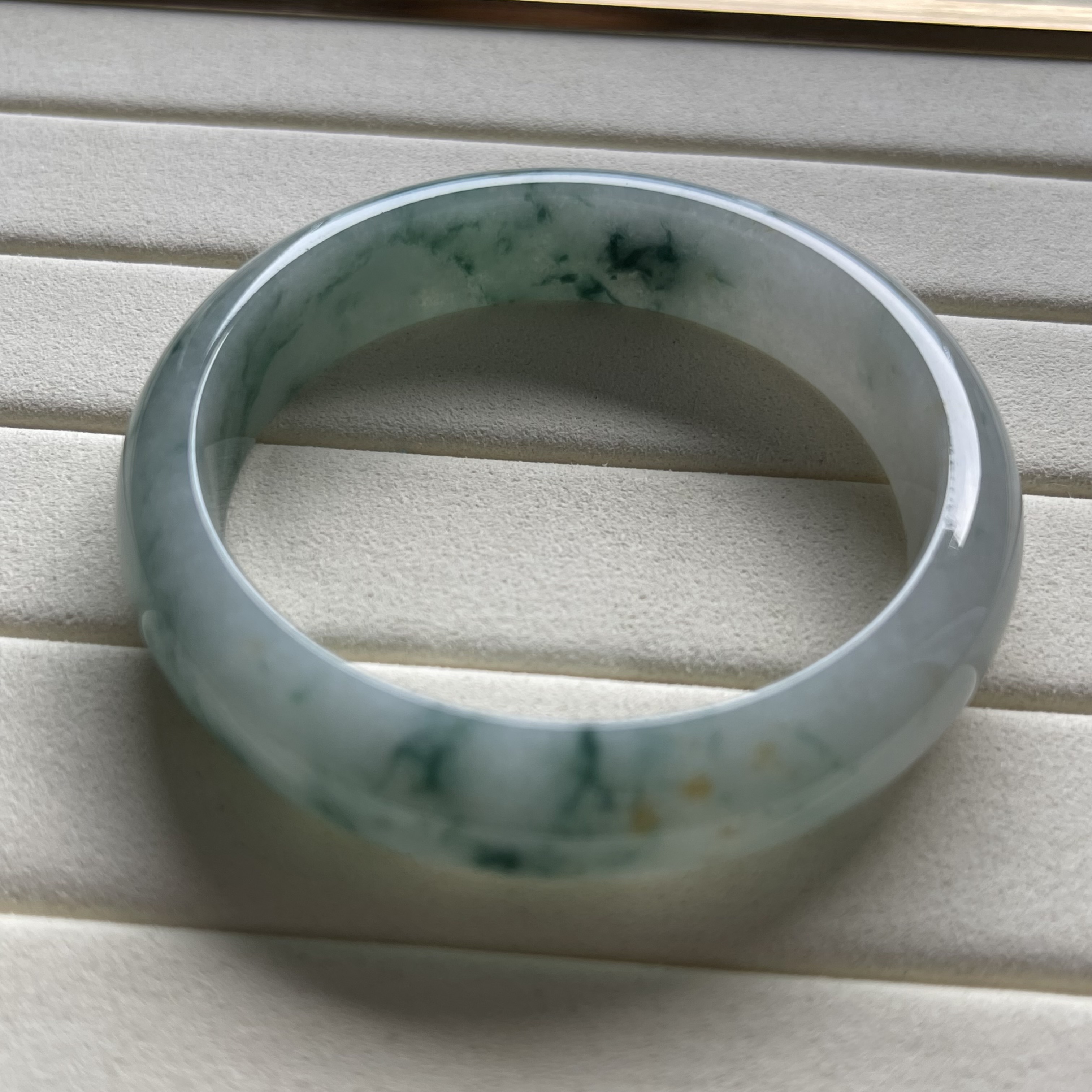 Green Floating Flowers Jadeite Bangle (PJA00077)