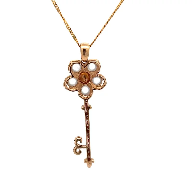 Clear White Jadeite Key Pendant (PJA00053)