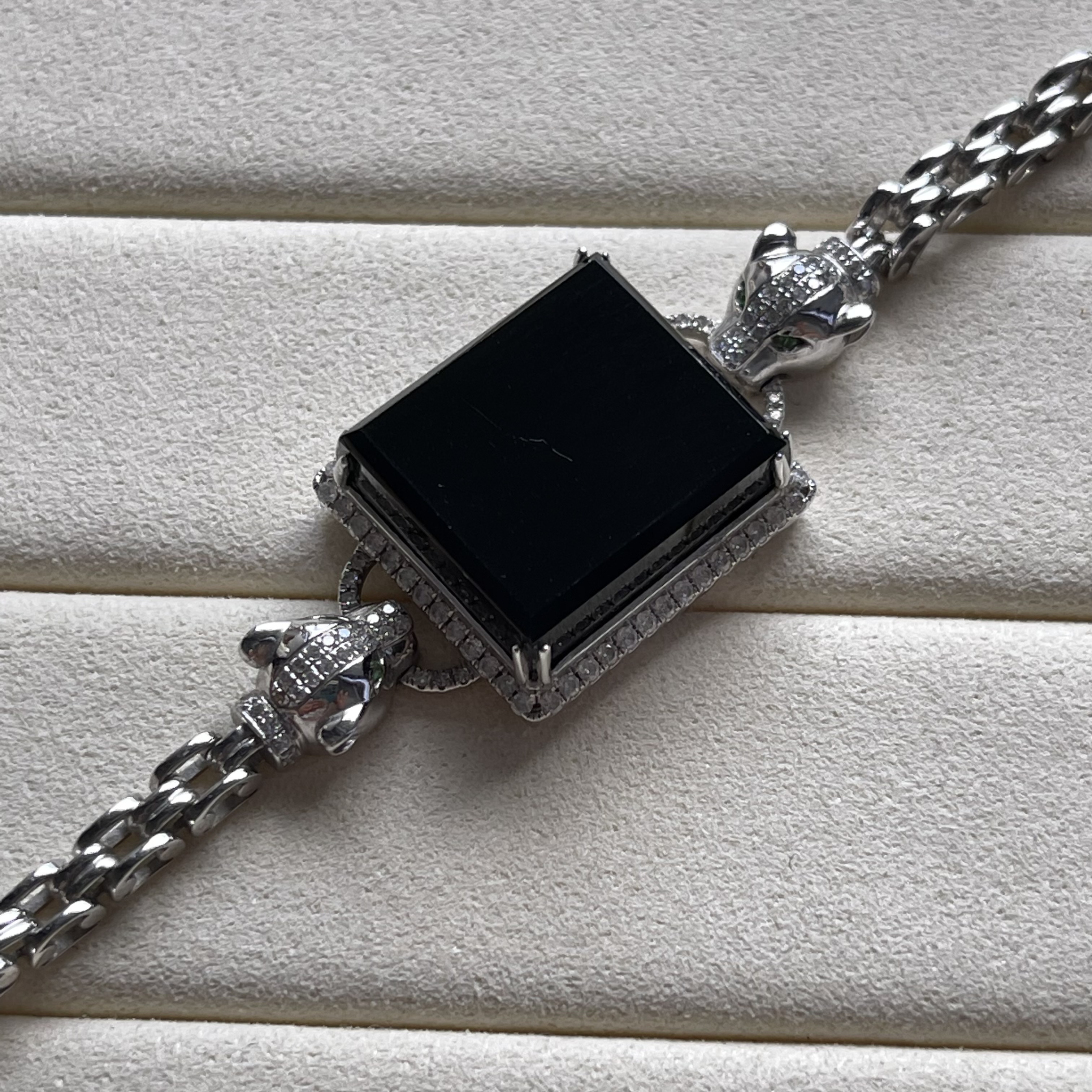 18K White Gold Exclusive Leopard Omphacite Bracelet (PJA00086)