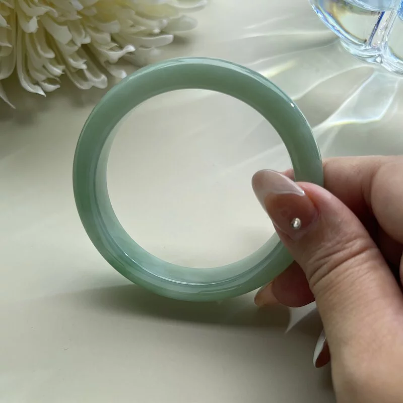 Light Green Jadeite Bangle (PJA00111)