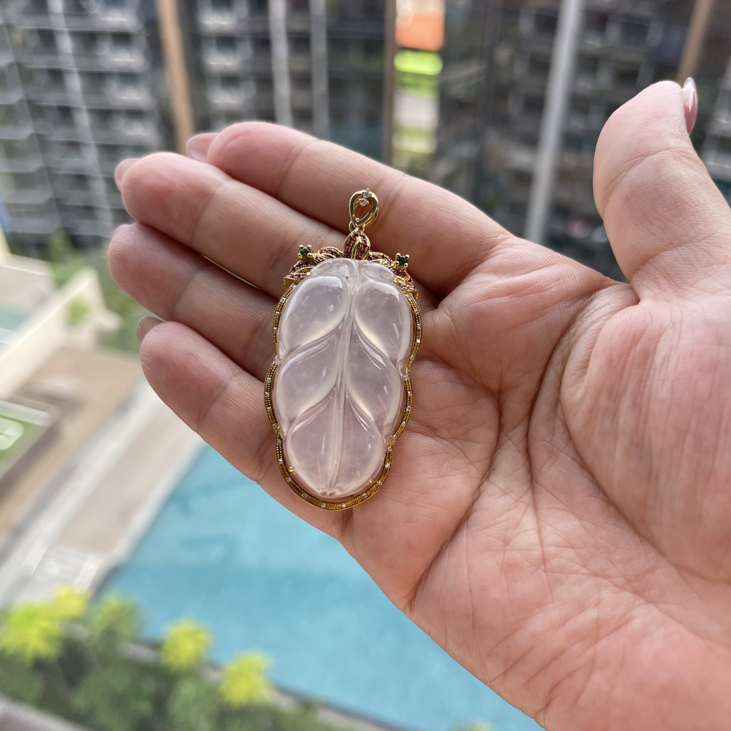 18k Gold Icy  Jadeite Leaf Pendant (PJA00022)