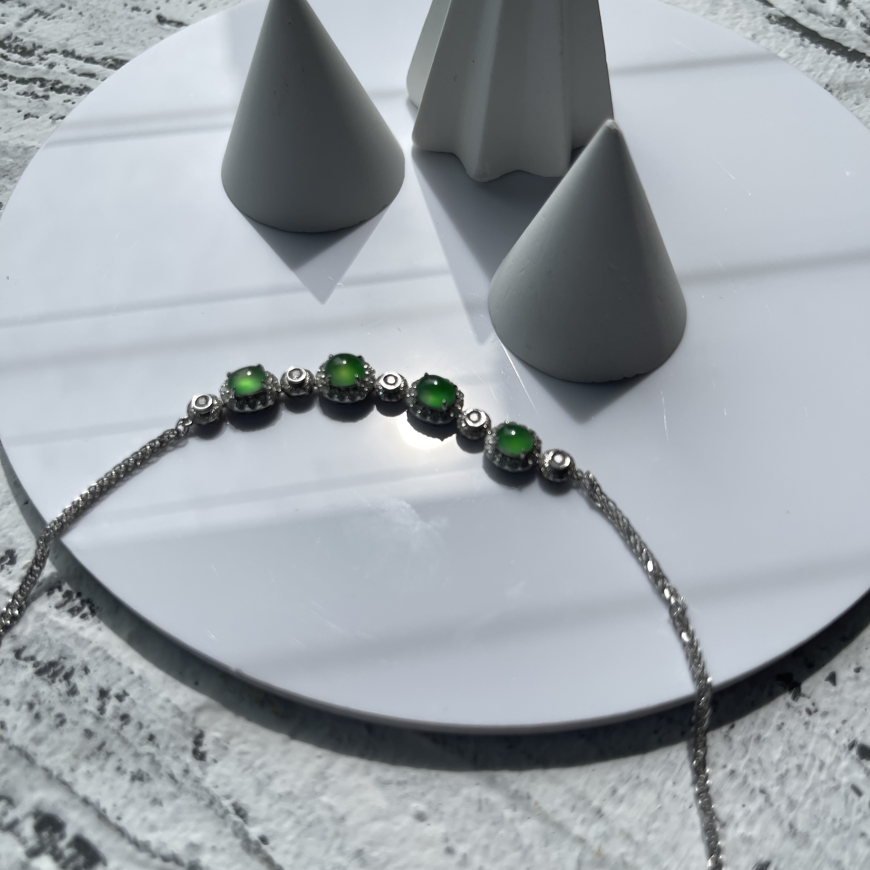 Vibrant Green Jadeite Bracelet (PJA00047)