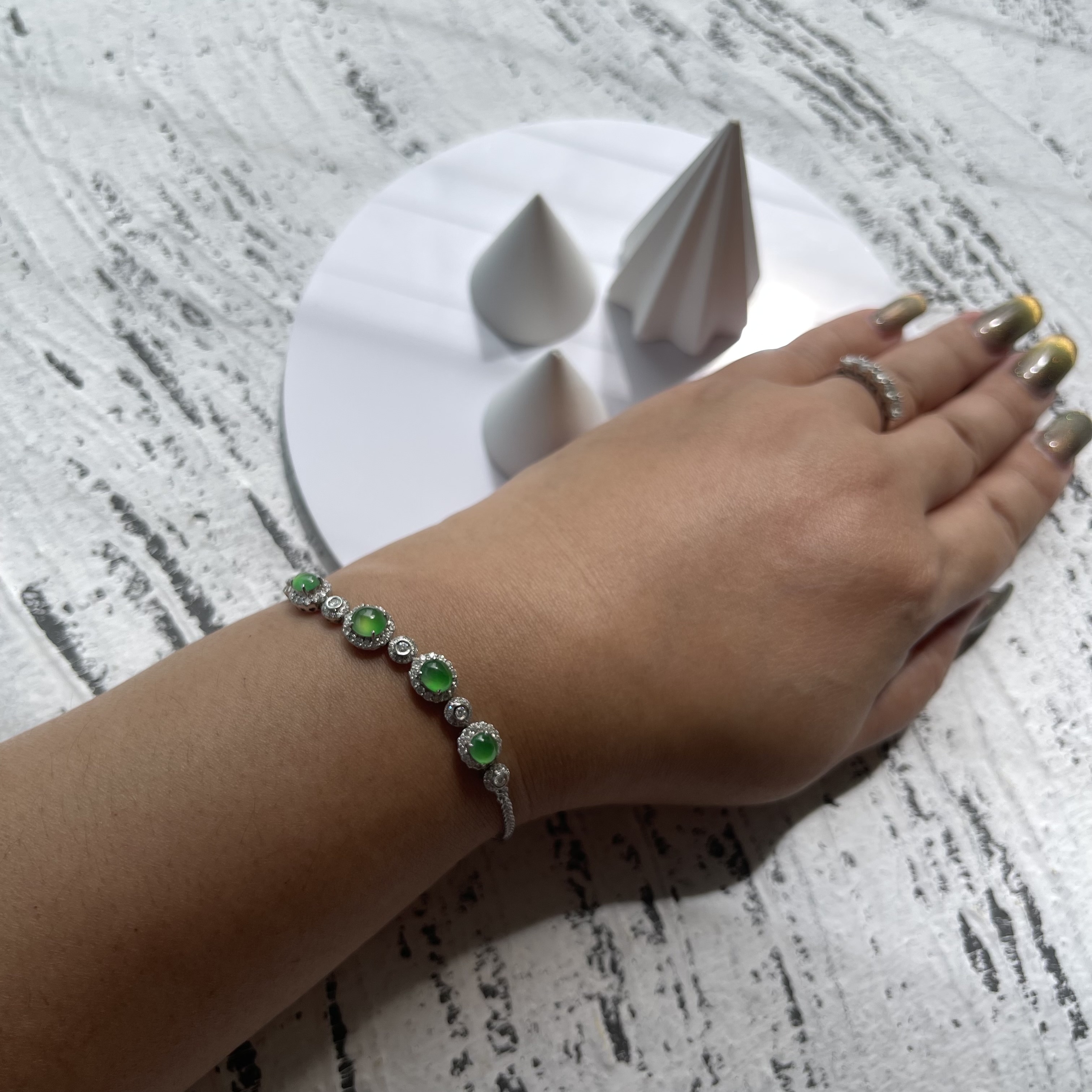 Vibrant Green Jadeite Bracelet (PJA00047)