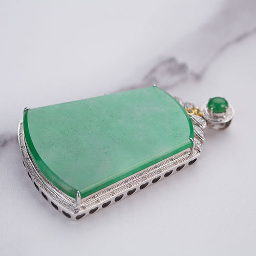 18k White Gold Imperial Green Jadeite Pendant (PJA00044)