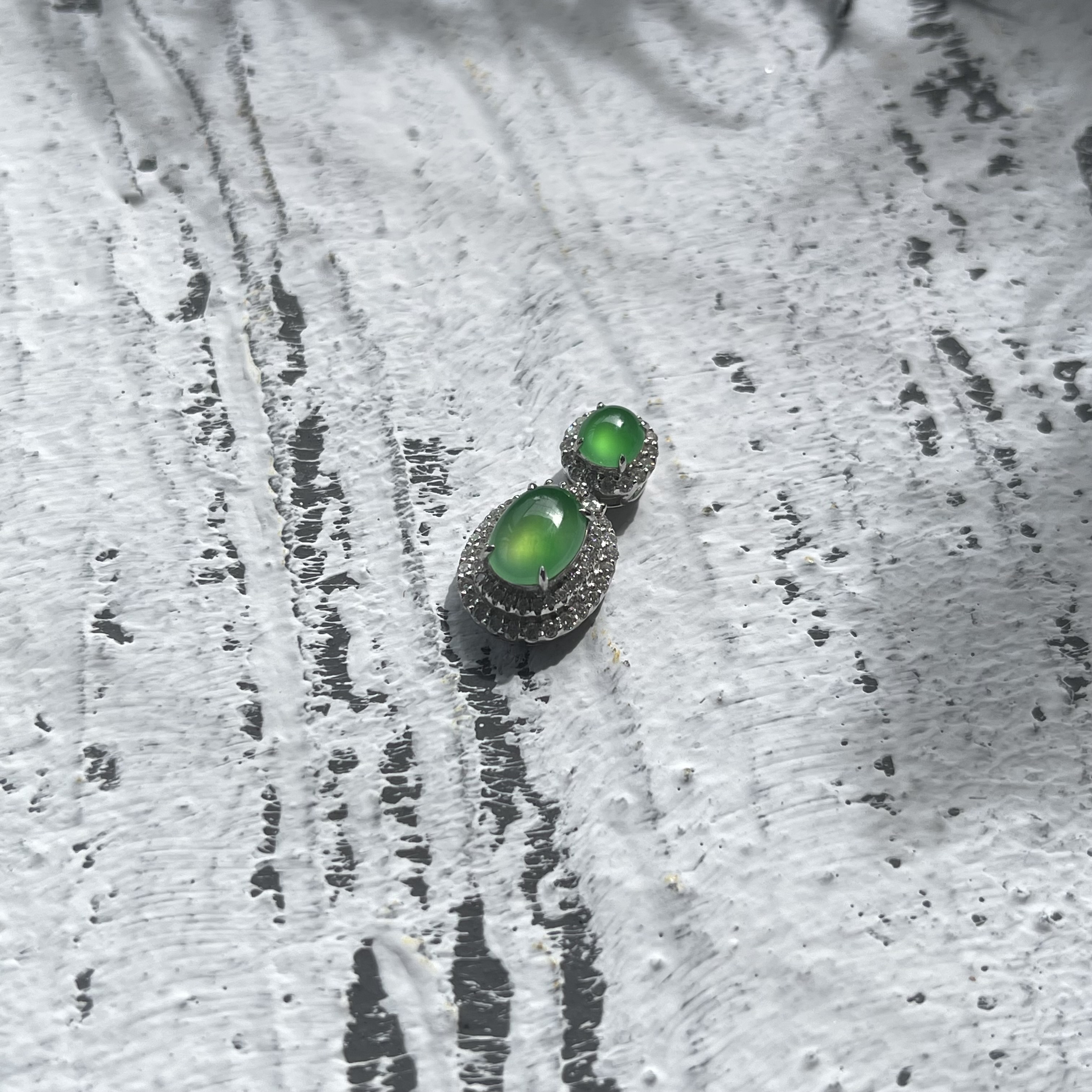 Vibrant Green Jadeite Pendant (PJA00048)