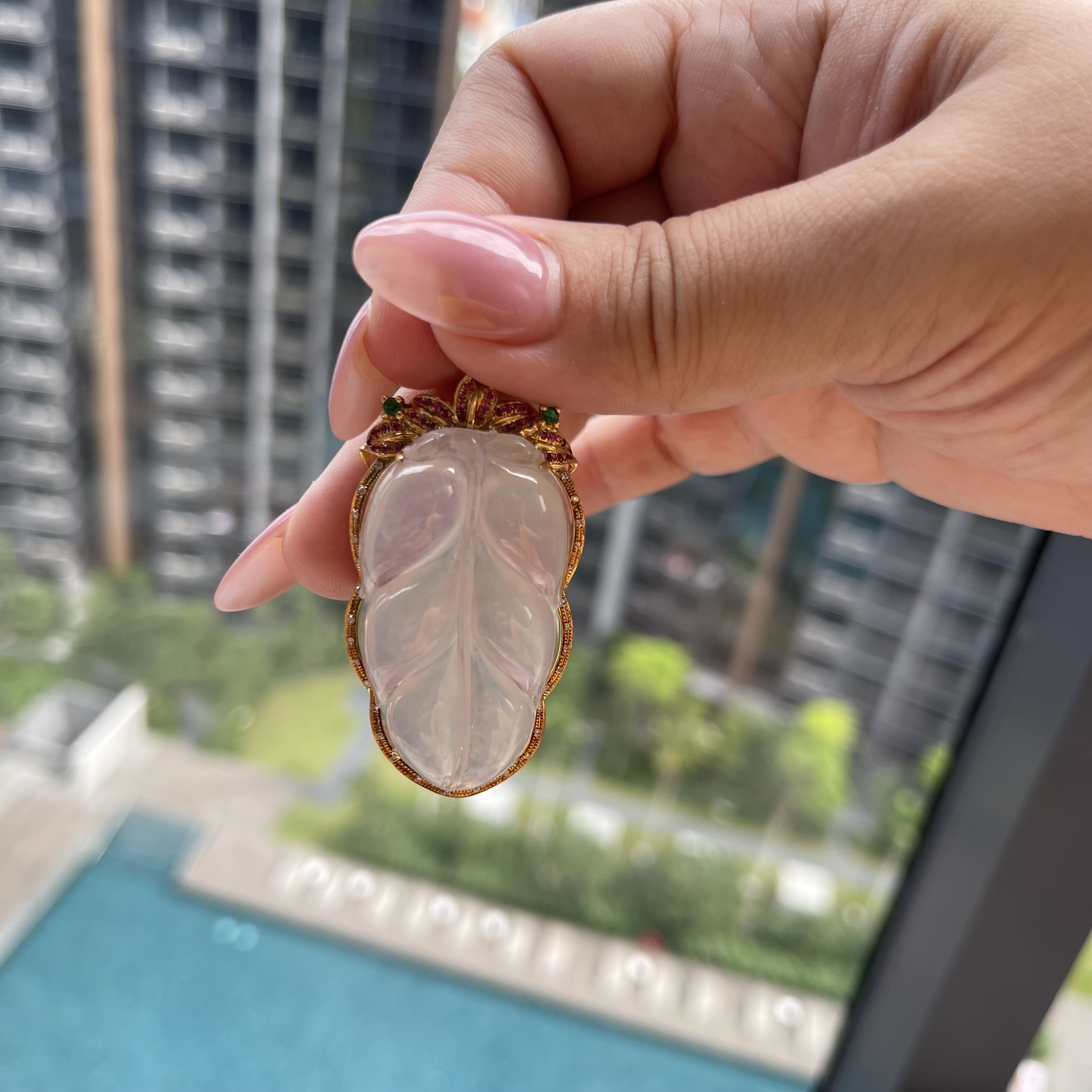 18k Gold Icy  Jadeite Leaf Pendant (PJA00022)