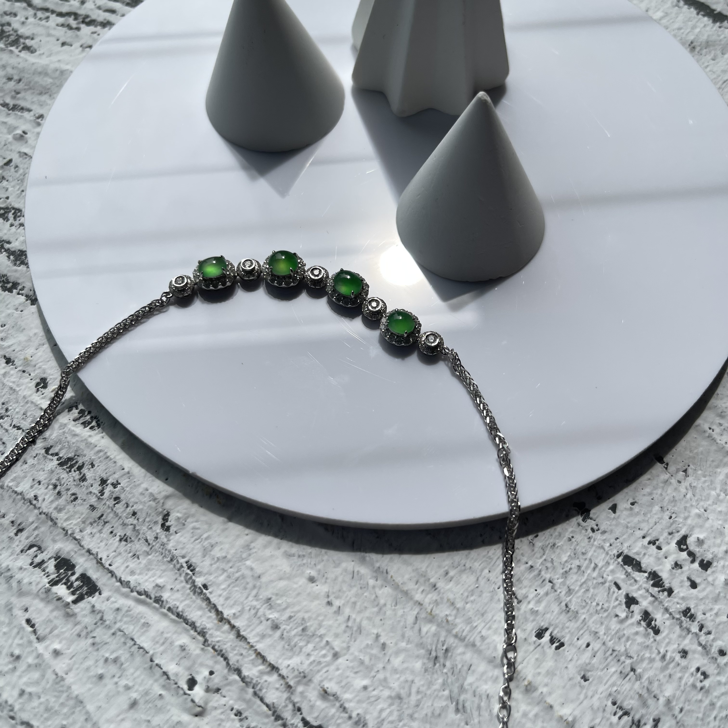 Vibrant Green Jadeite Bracelet (PJA00047)