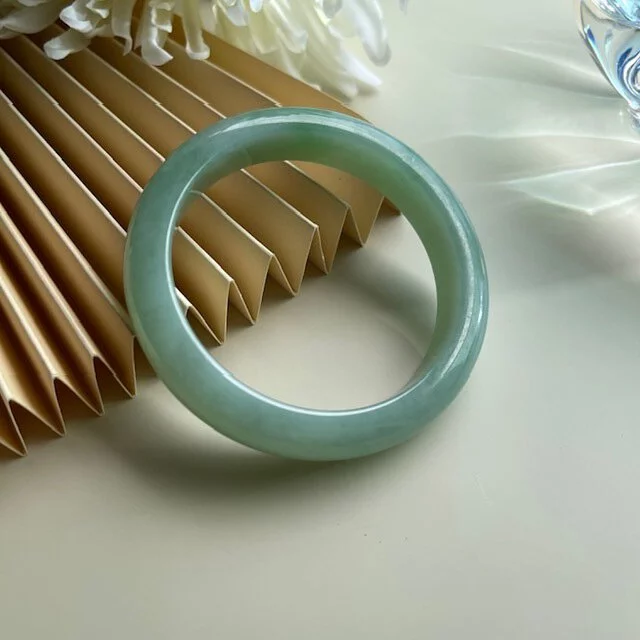Light Green Jadeite Bangle (PJA00111)