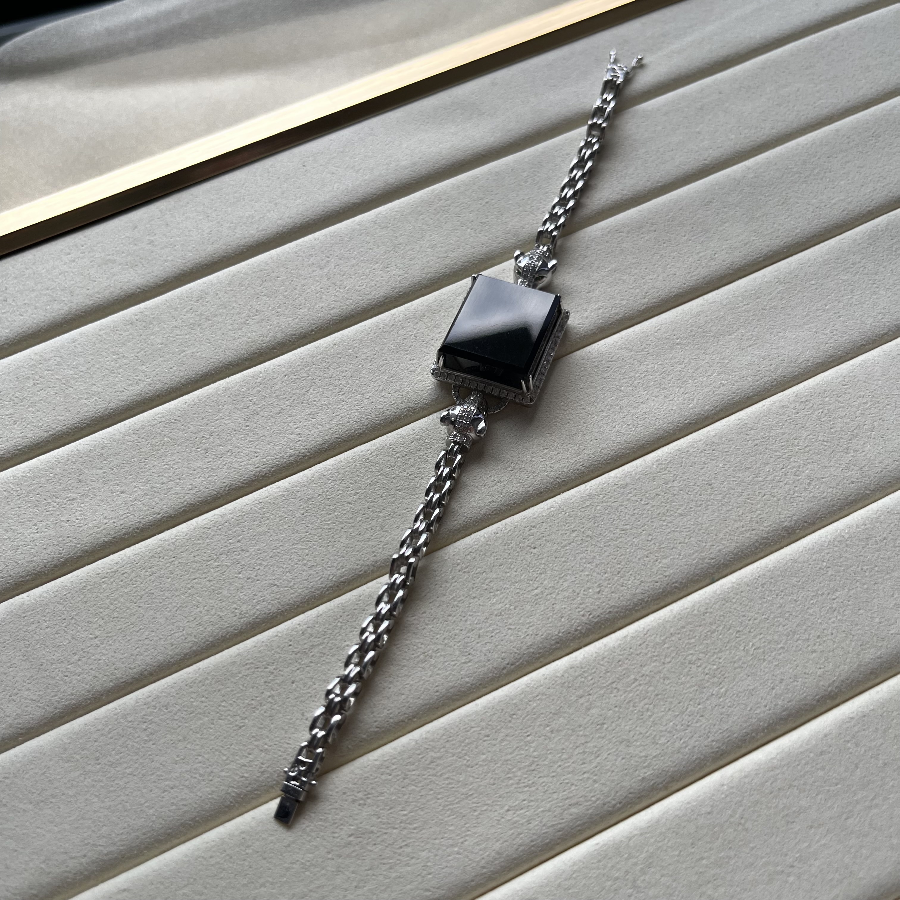 18K White Gold Exclusive Leopard Omphacite Bracelet (PJA00086)