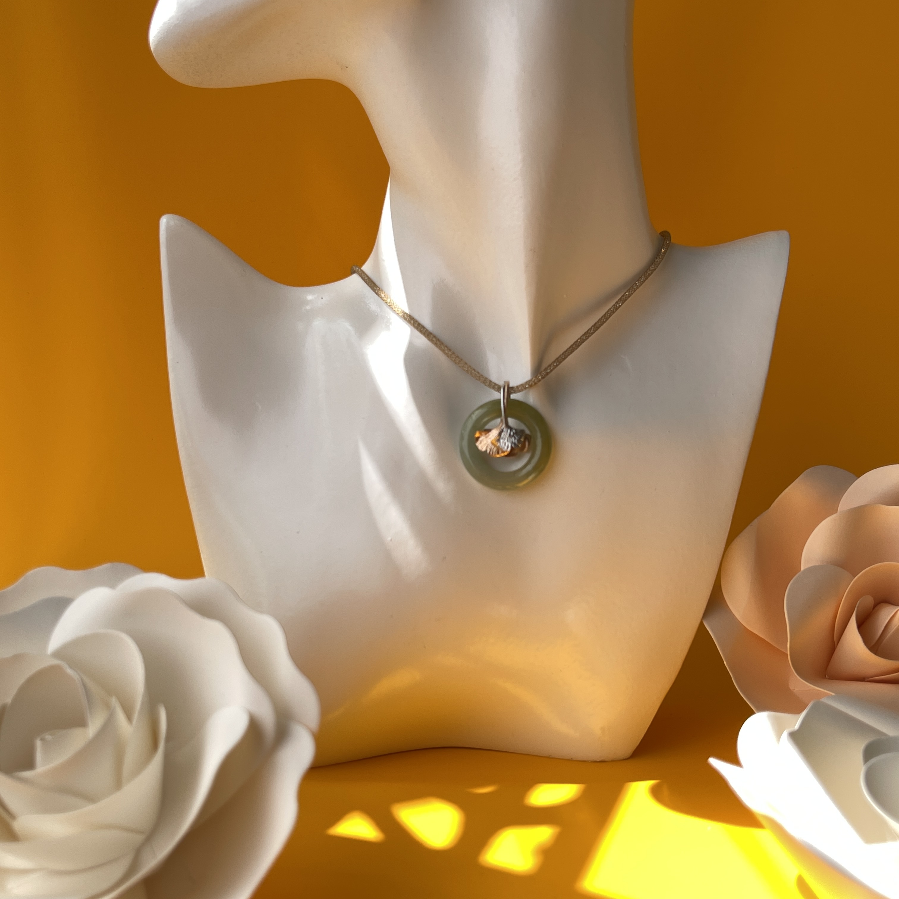 18K Ginkgo Leaves design on Jadeite Donut Pendant (PJA00287)