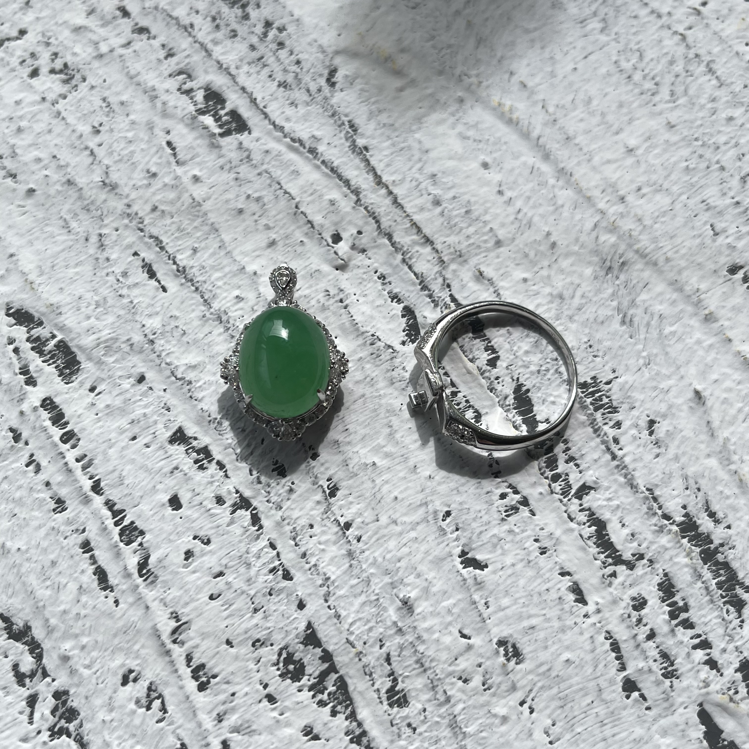 Vibrant Green Jadeite Ring (PJA00046)