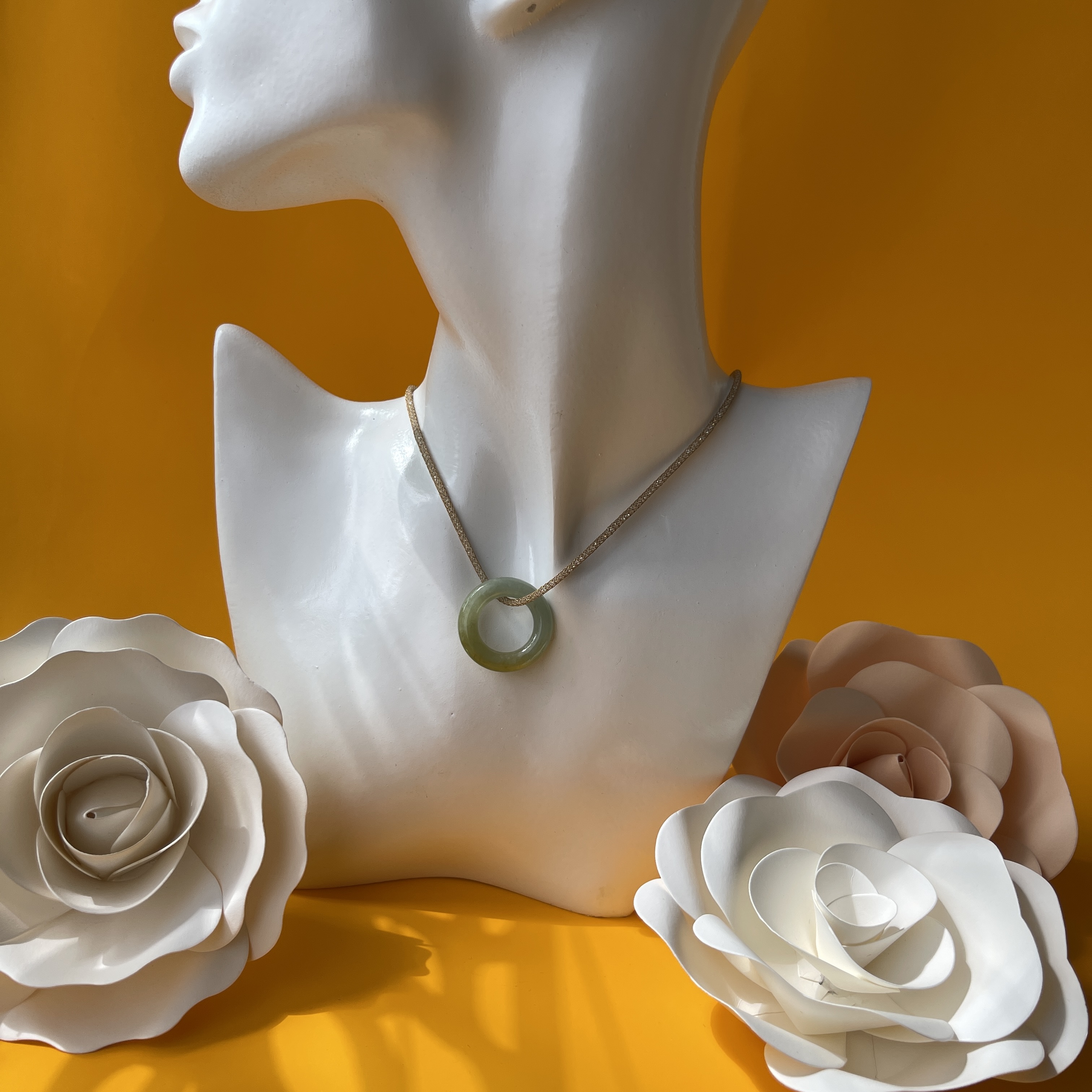 18K Ginkgo Leaves design on Jadeite Donut Pendant (PJA00287)