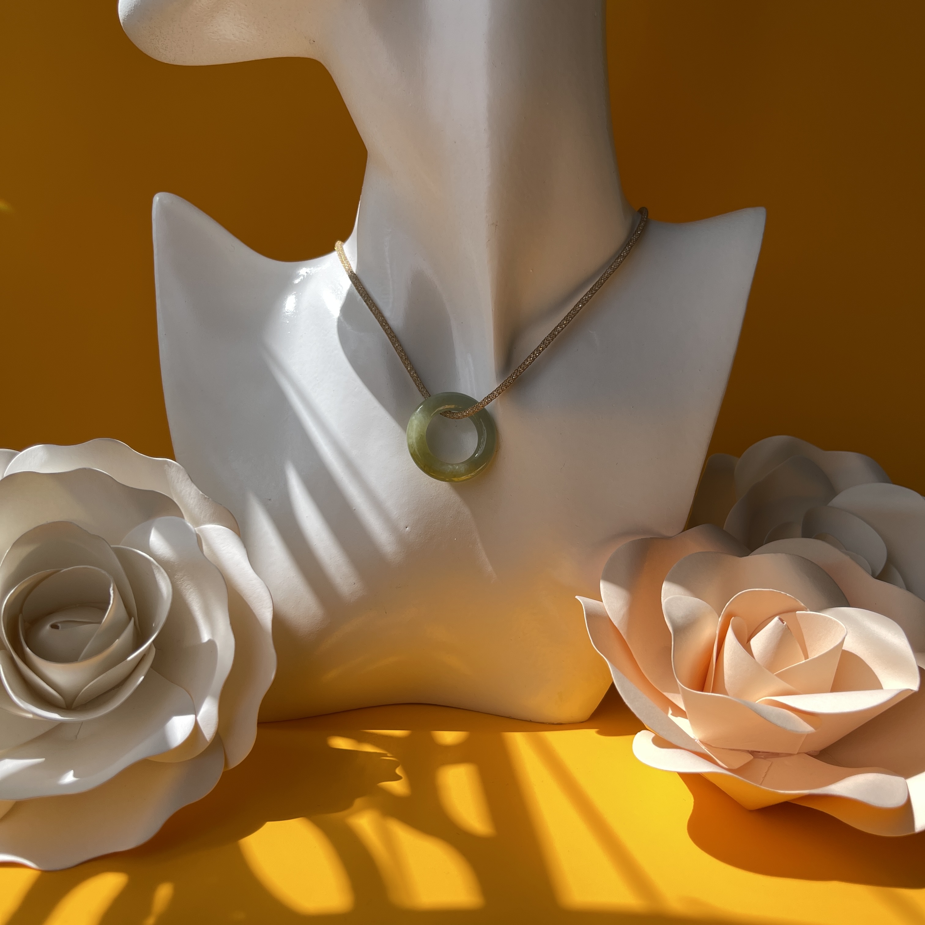 18K Ginkgo Leaves design on Jadeite Donut Pendant (PJA00287)