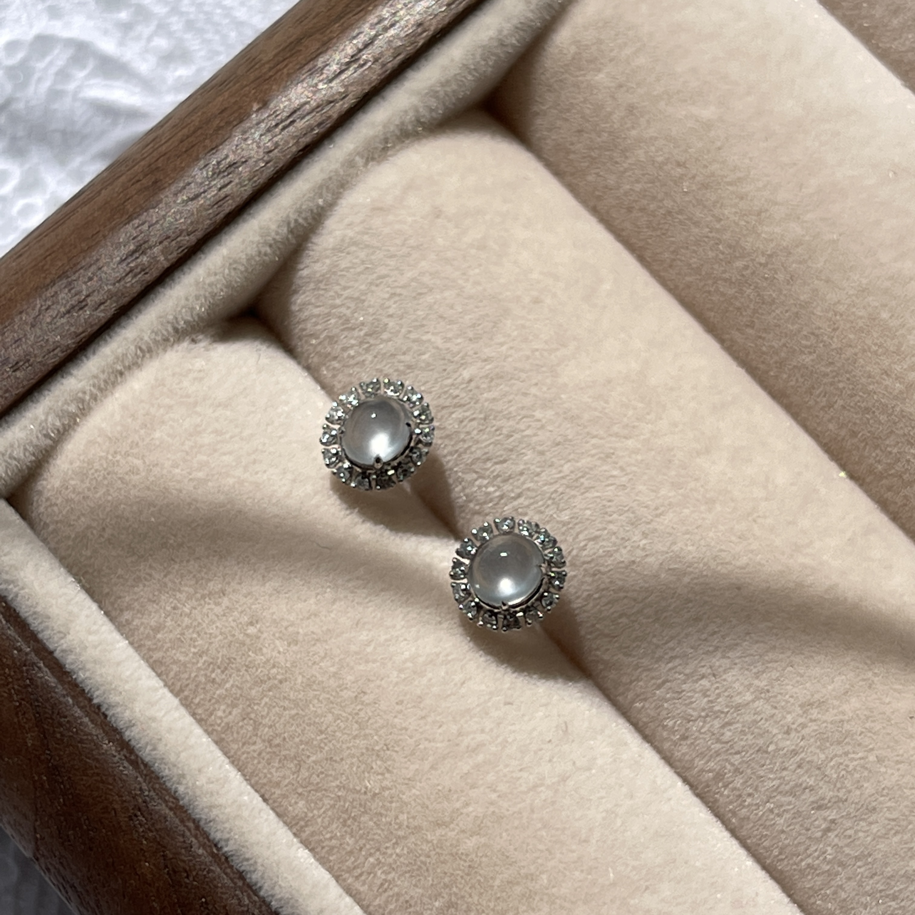 Glassy Jade Stud Earrings (PJA00137)