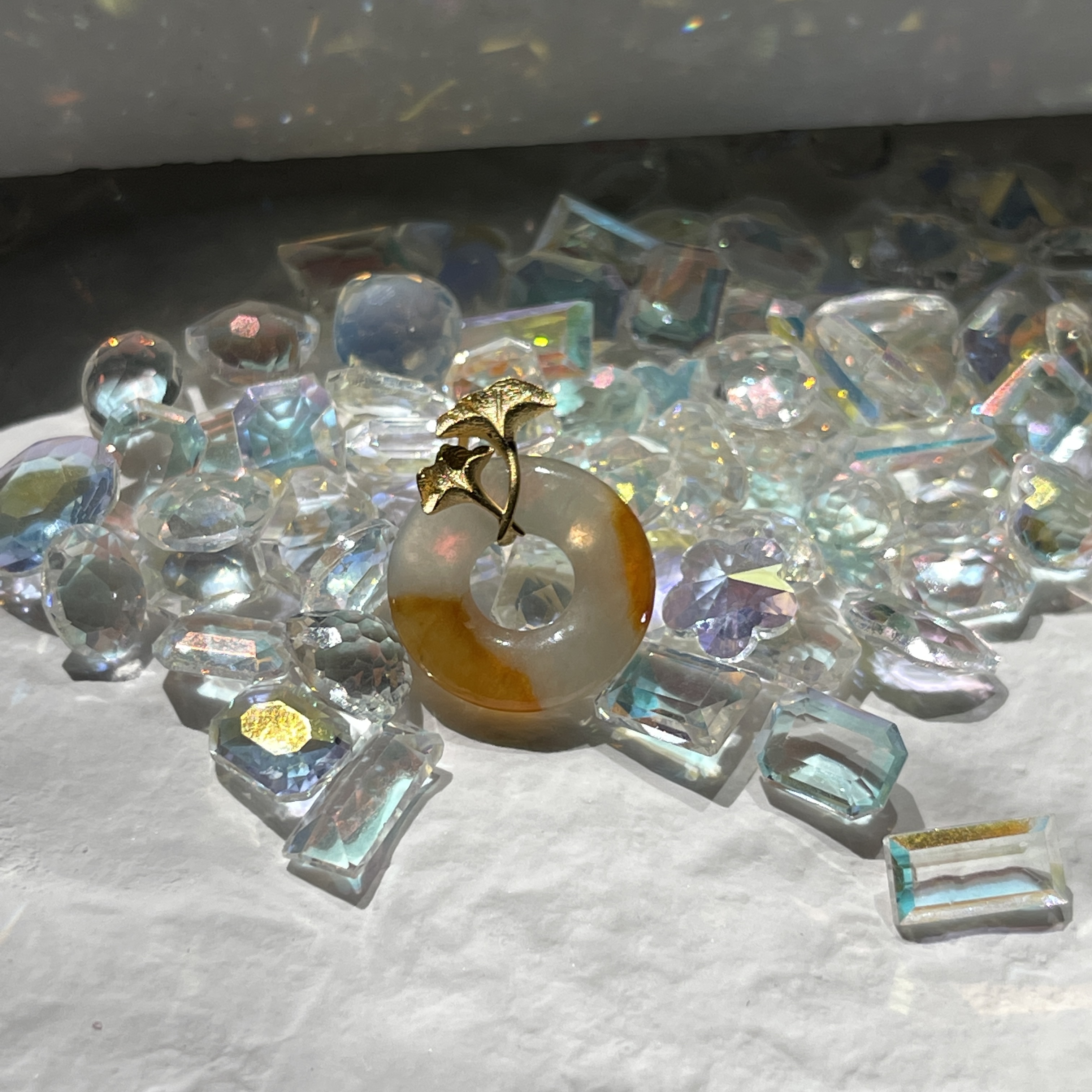 Half Orange Half Clear White Donut Pendant (PJA00151)
