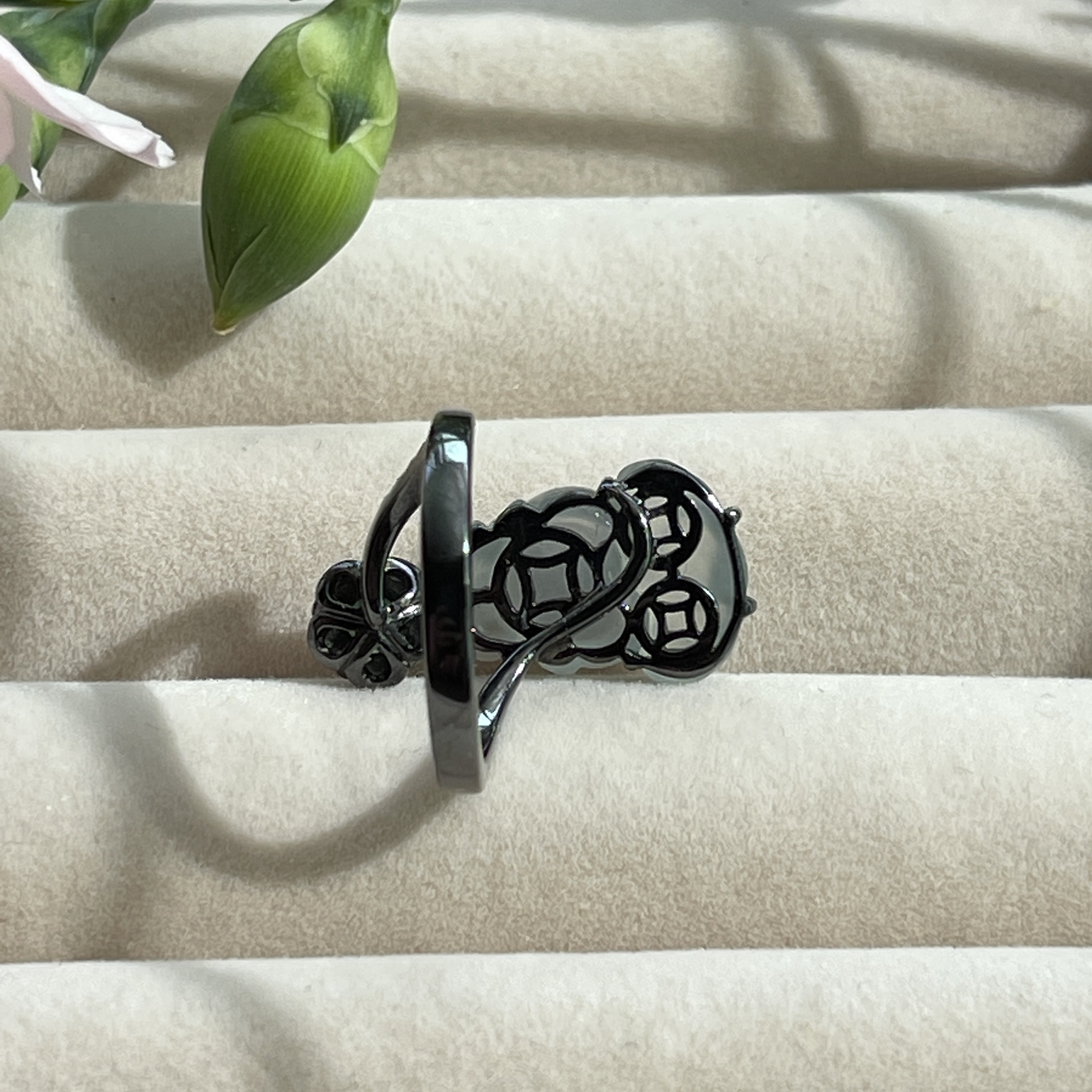 Icy Gold Fish Ring in 18k Black Gold (PJA00161) 