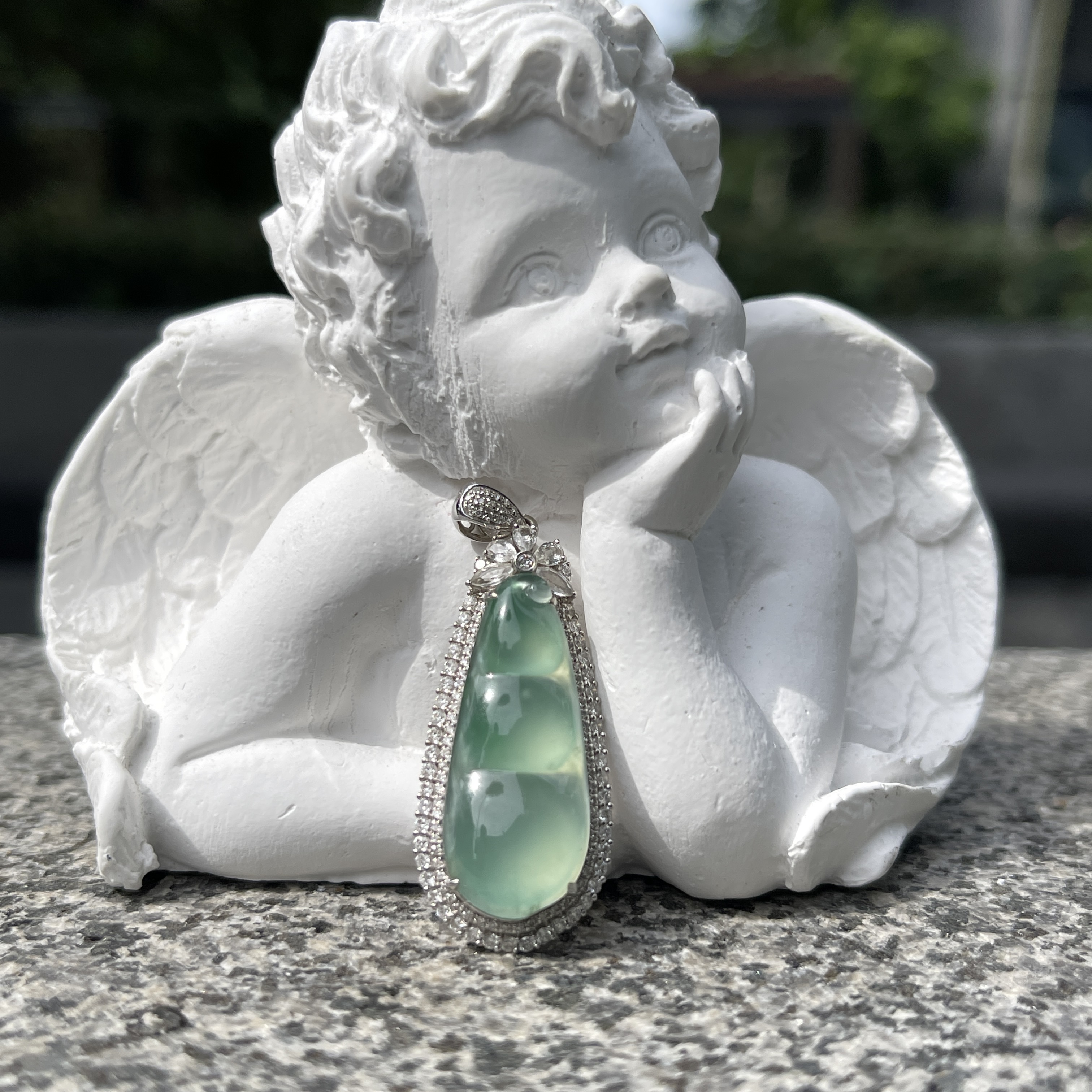 Icy Grape Flesh Green Gourd Jadeite Pendant  (PJA00056)