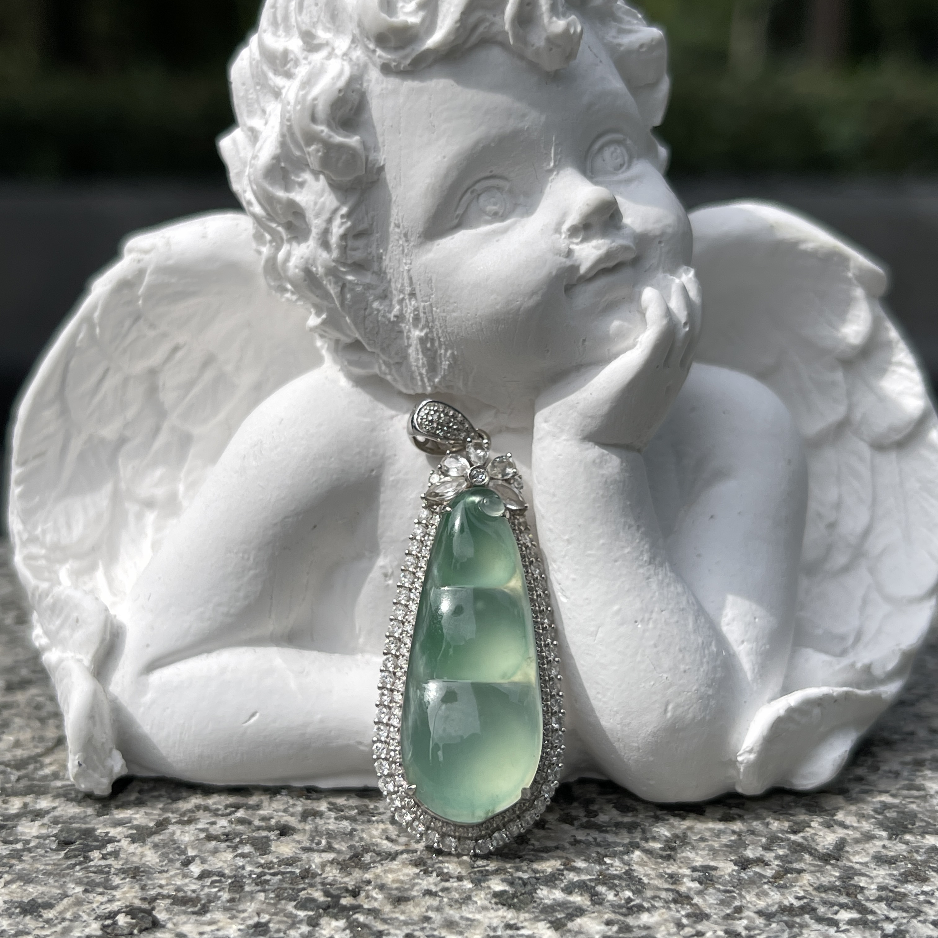 Icy Grape Flesh Green Gourd Jadeite Pendant  (PJA00056)