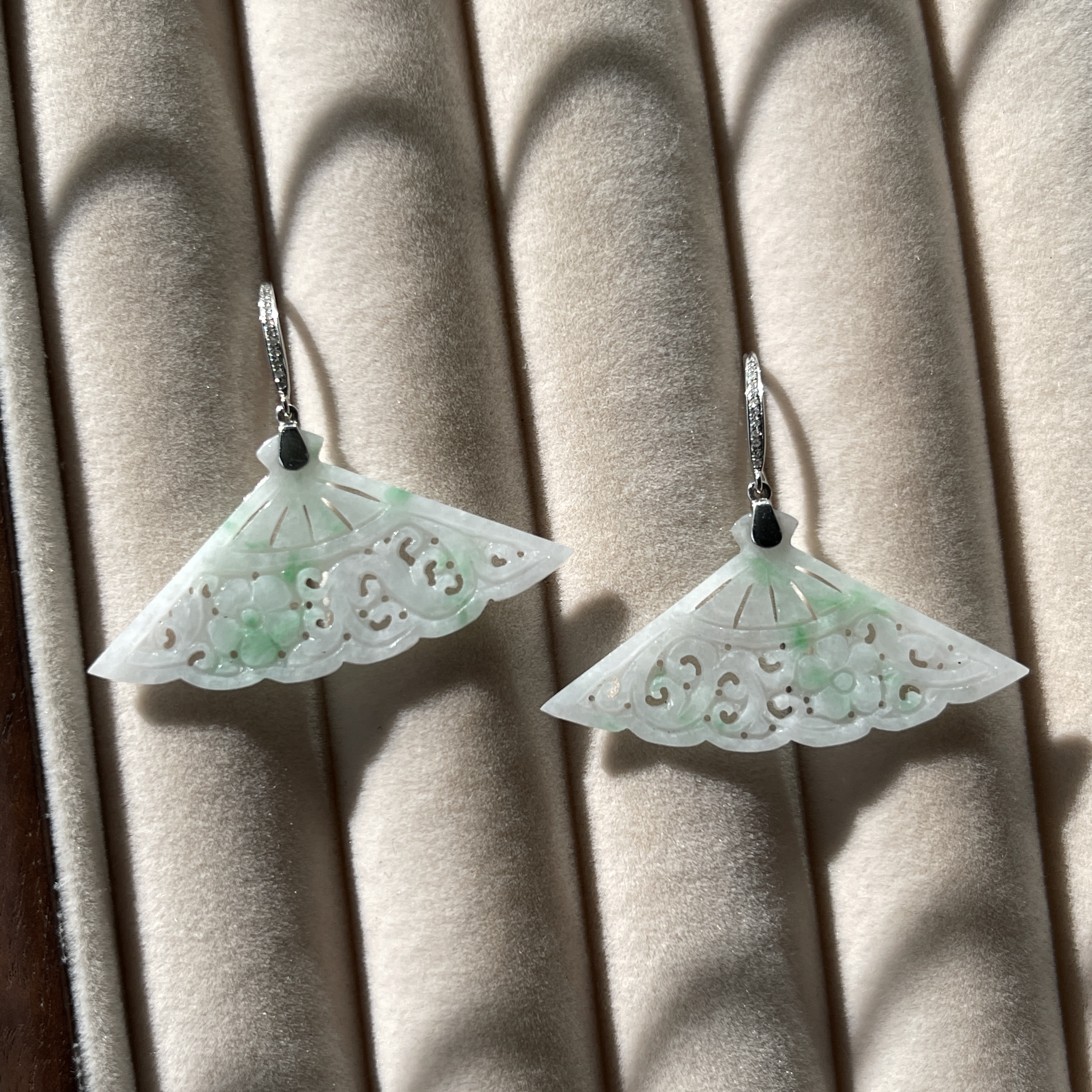 Carved Ruyi and Flower Dangle Fan Earrings (PJA00164)