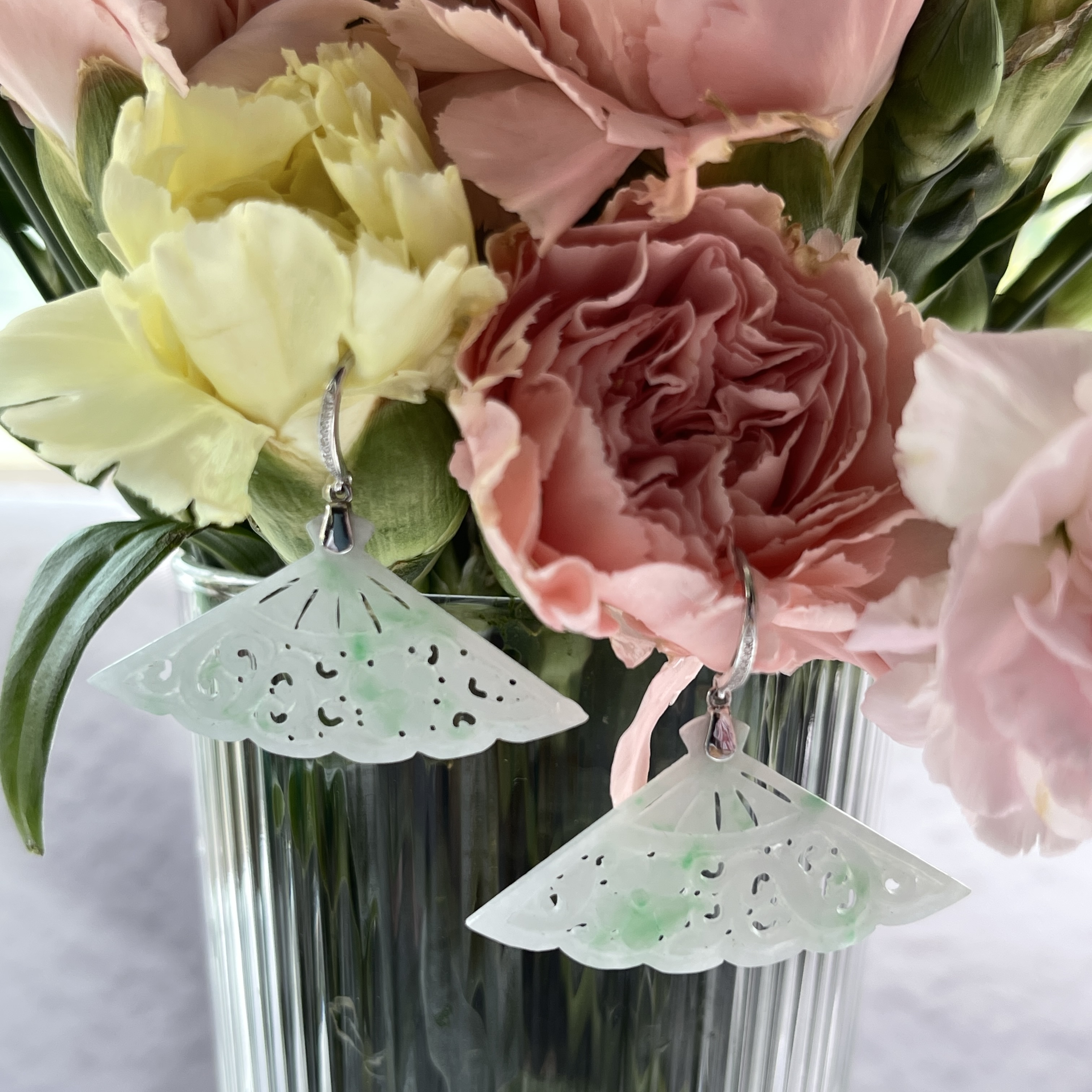 Carved Ruyi and Flower Dangle Fan Earrings (PJA00164)