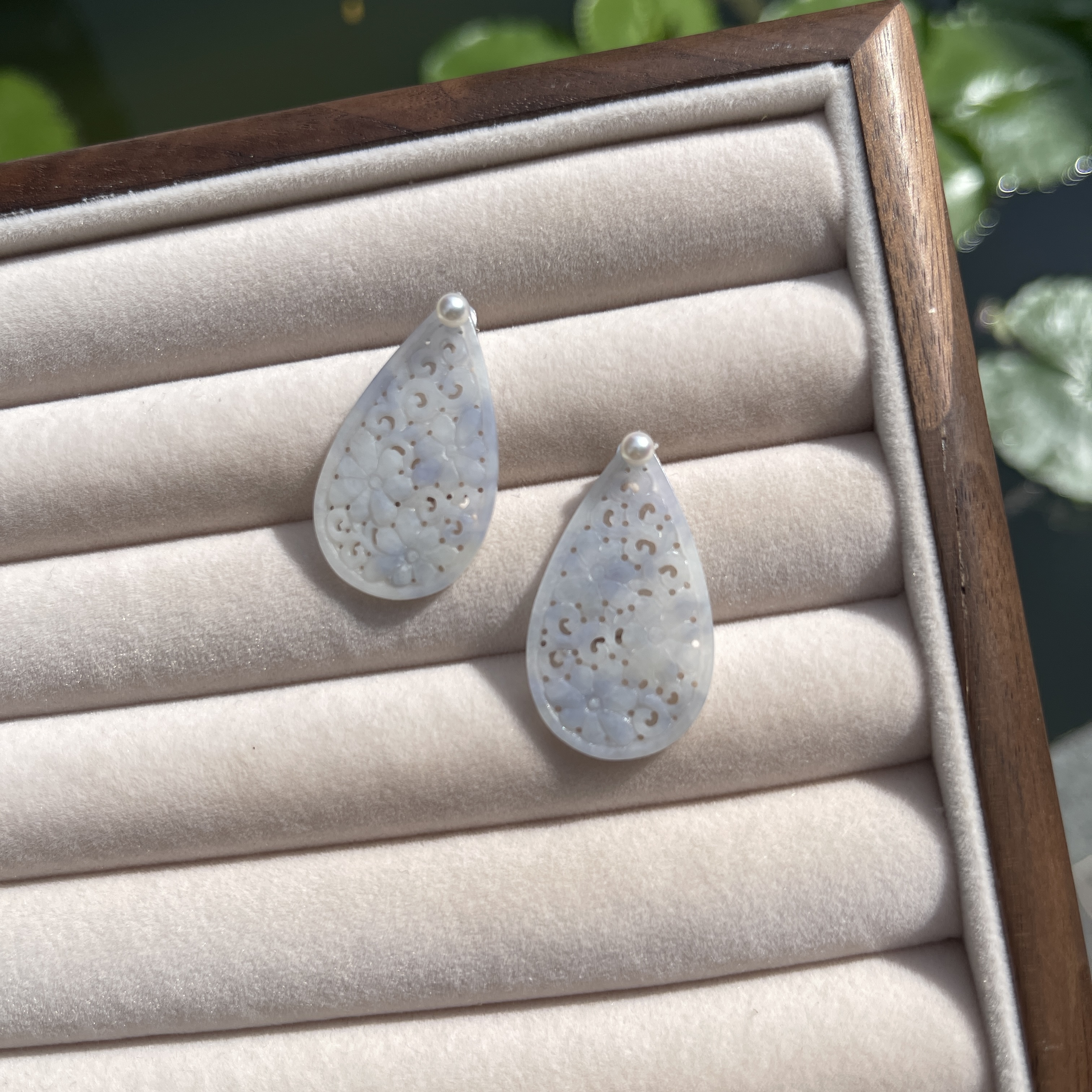 Carved Lavender Jade Drop Earrings (PJA00166) 