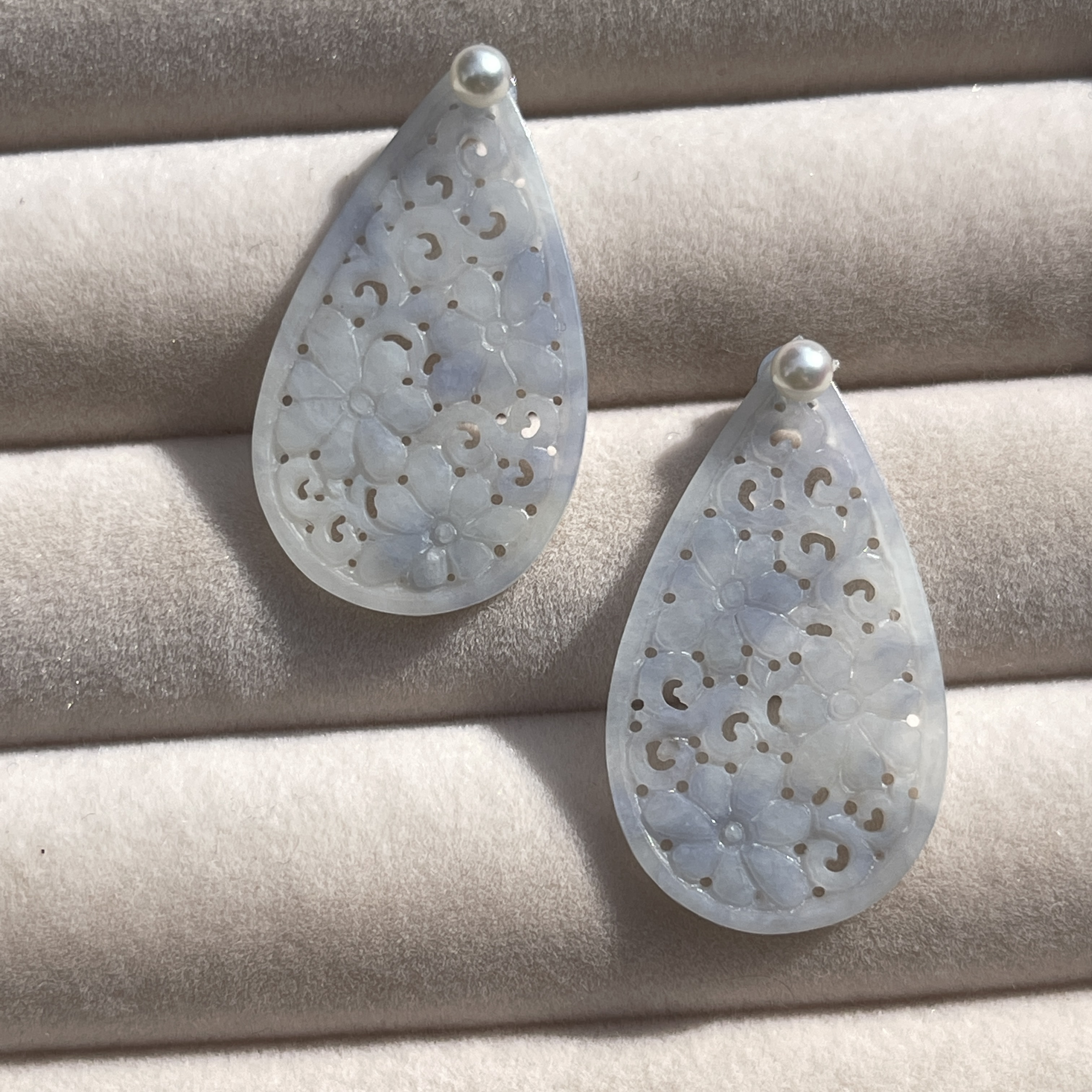 Carved Lavender Jade Drop Earrings (PJA00166) 