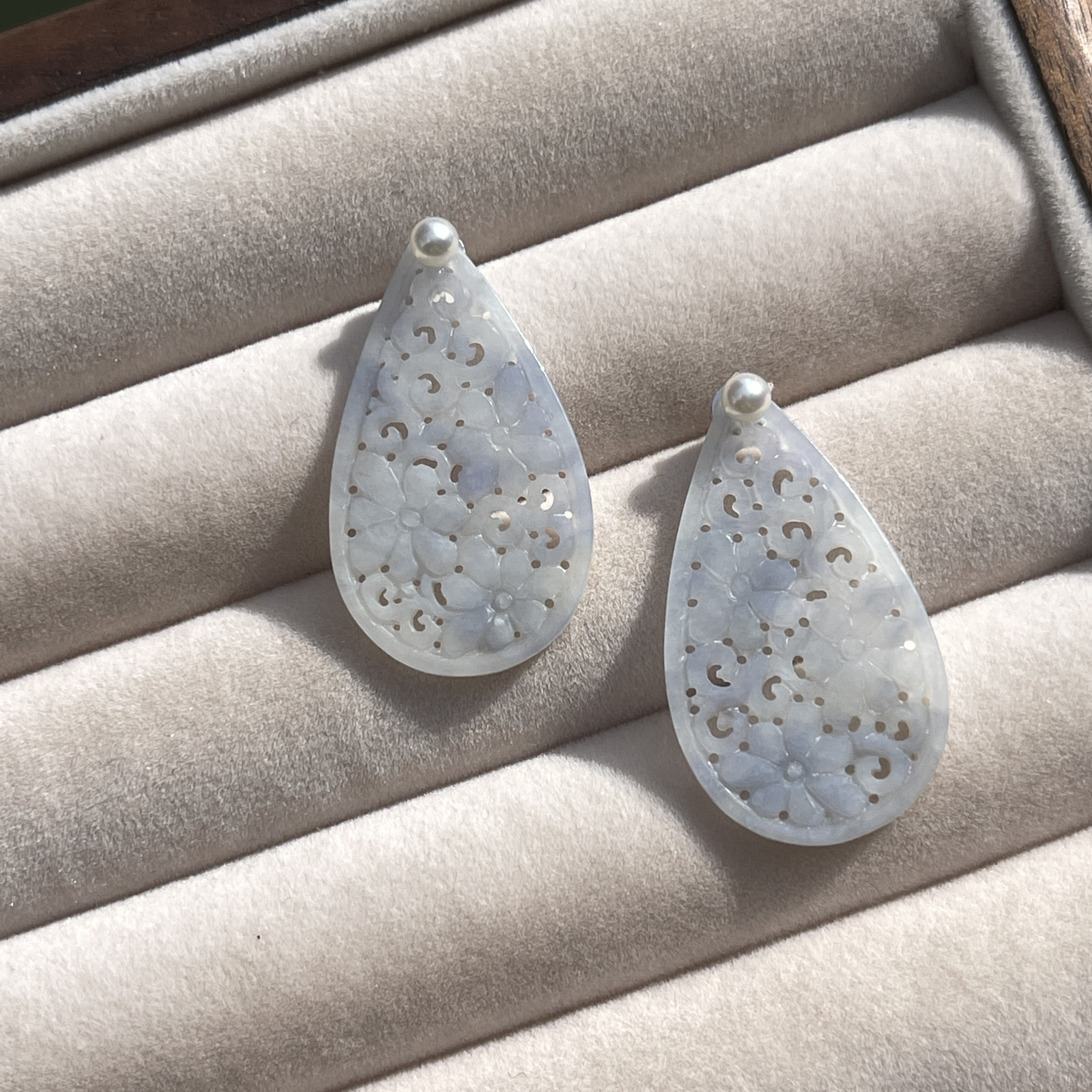 Carved Lavender Jade Drop Earrings (PJA00166) 