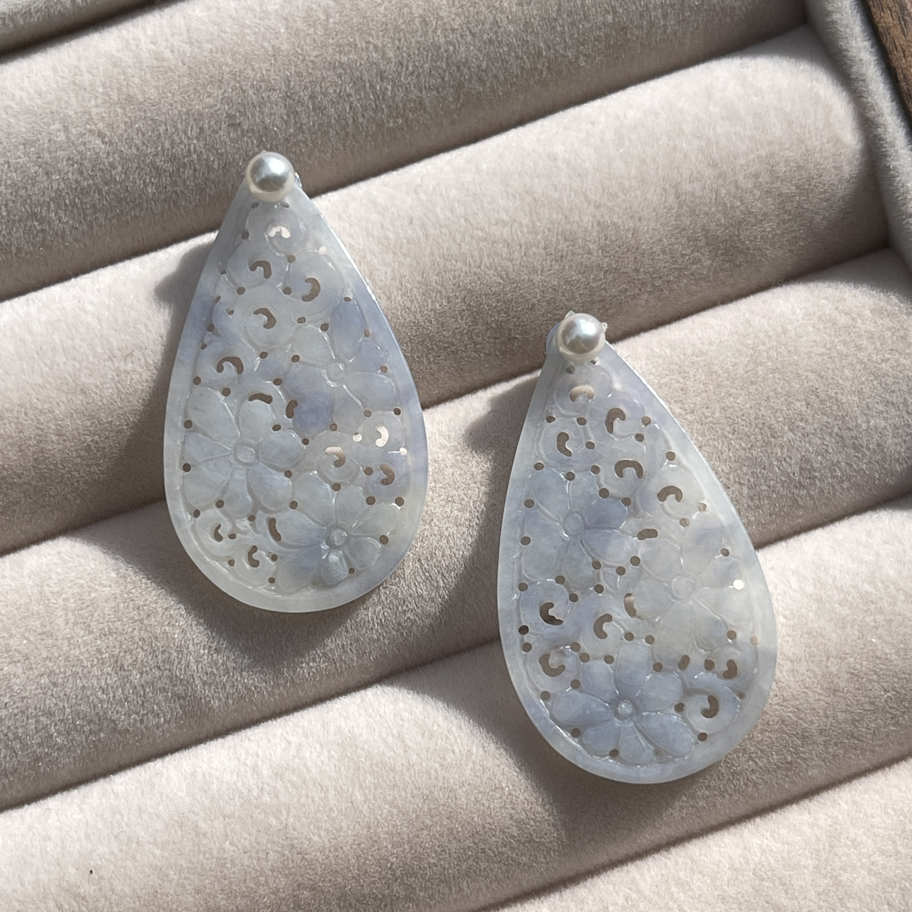Carved Lavender Jade Drop Earrings (PJA00166) 