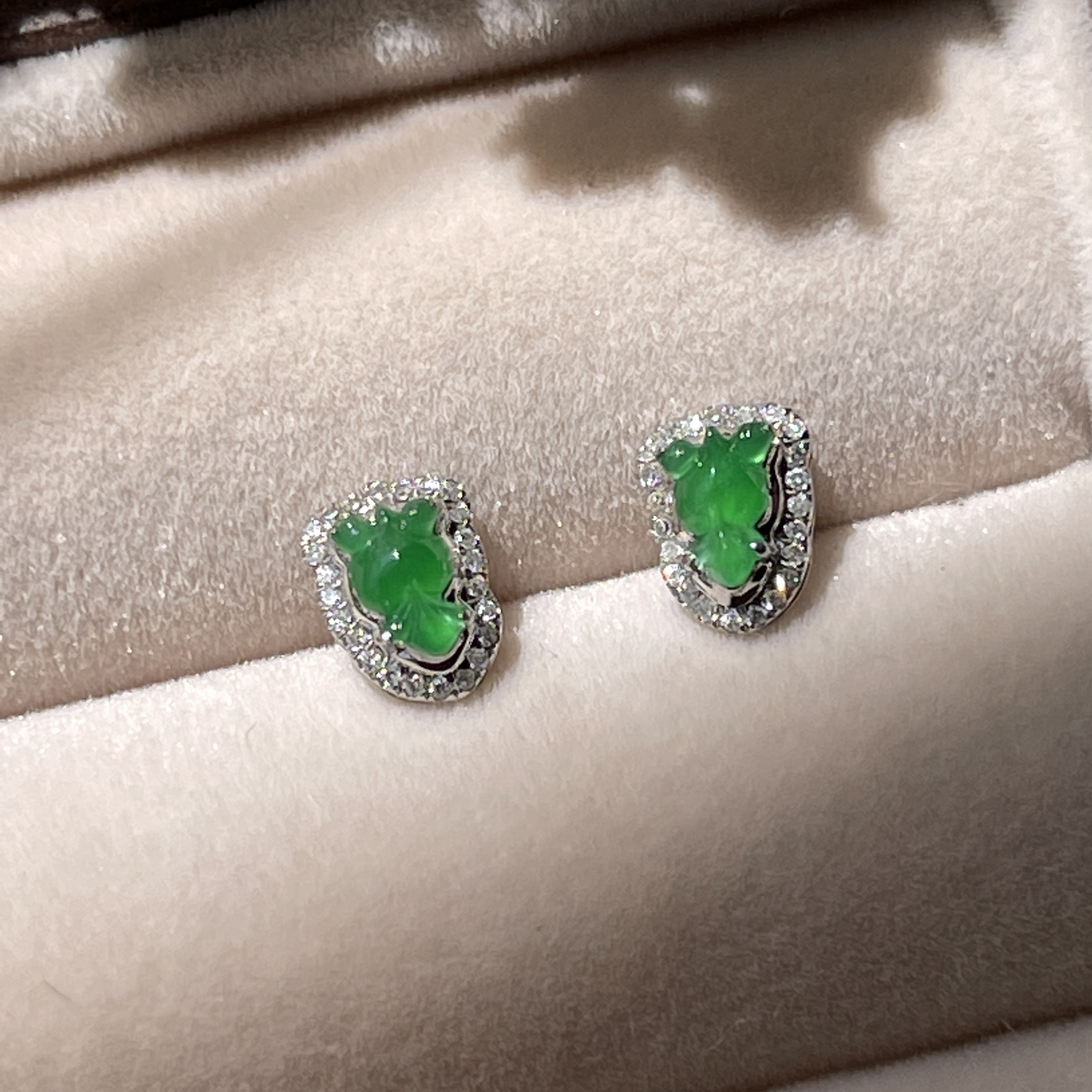 Stunning Green Jadeite Goldfish Earrings (PJA00132)
