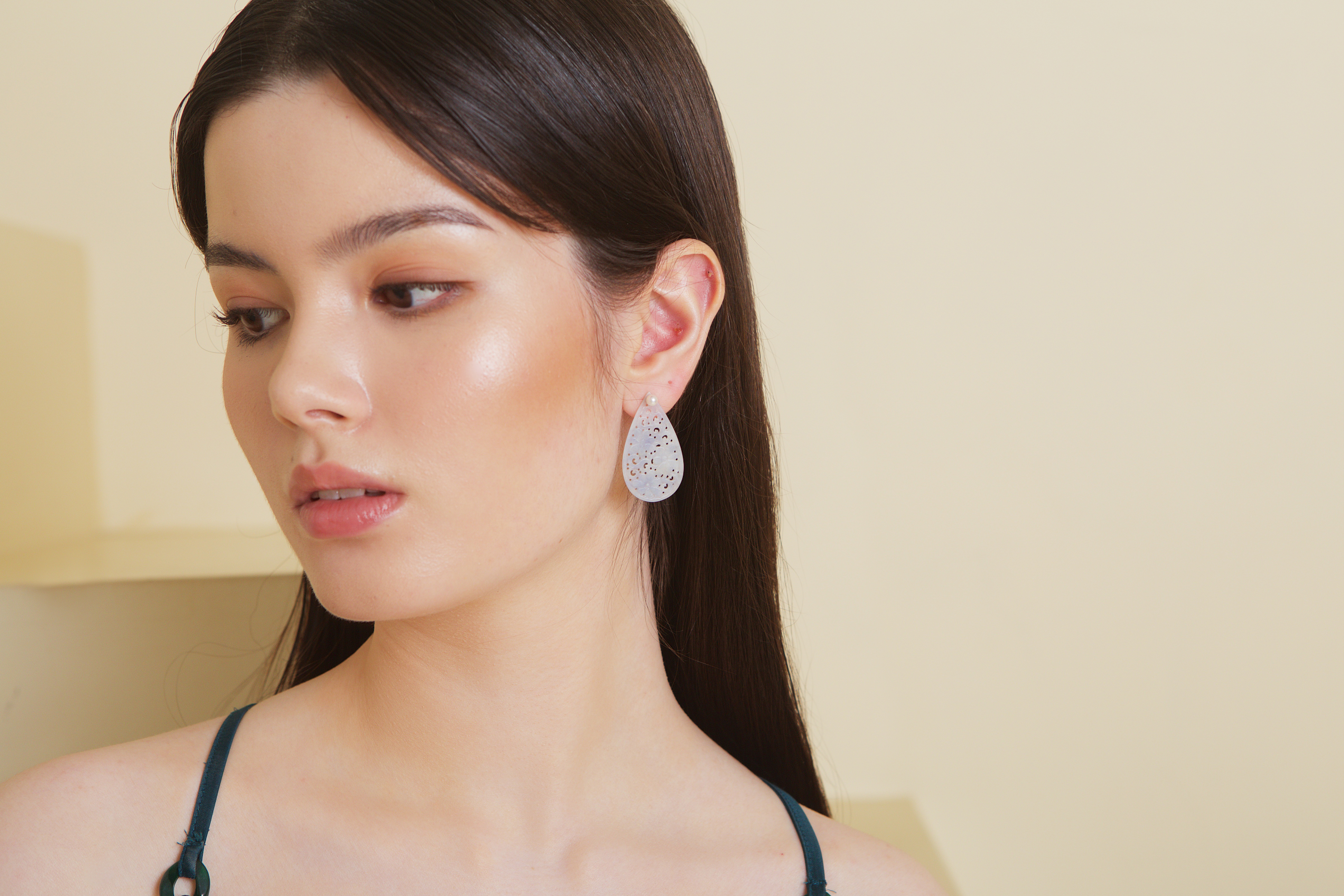 Carved Lavender Jade Drop Earrings (PJA00166) 