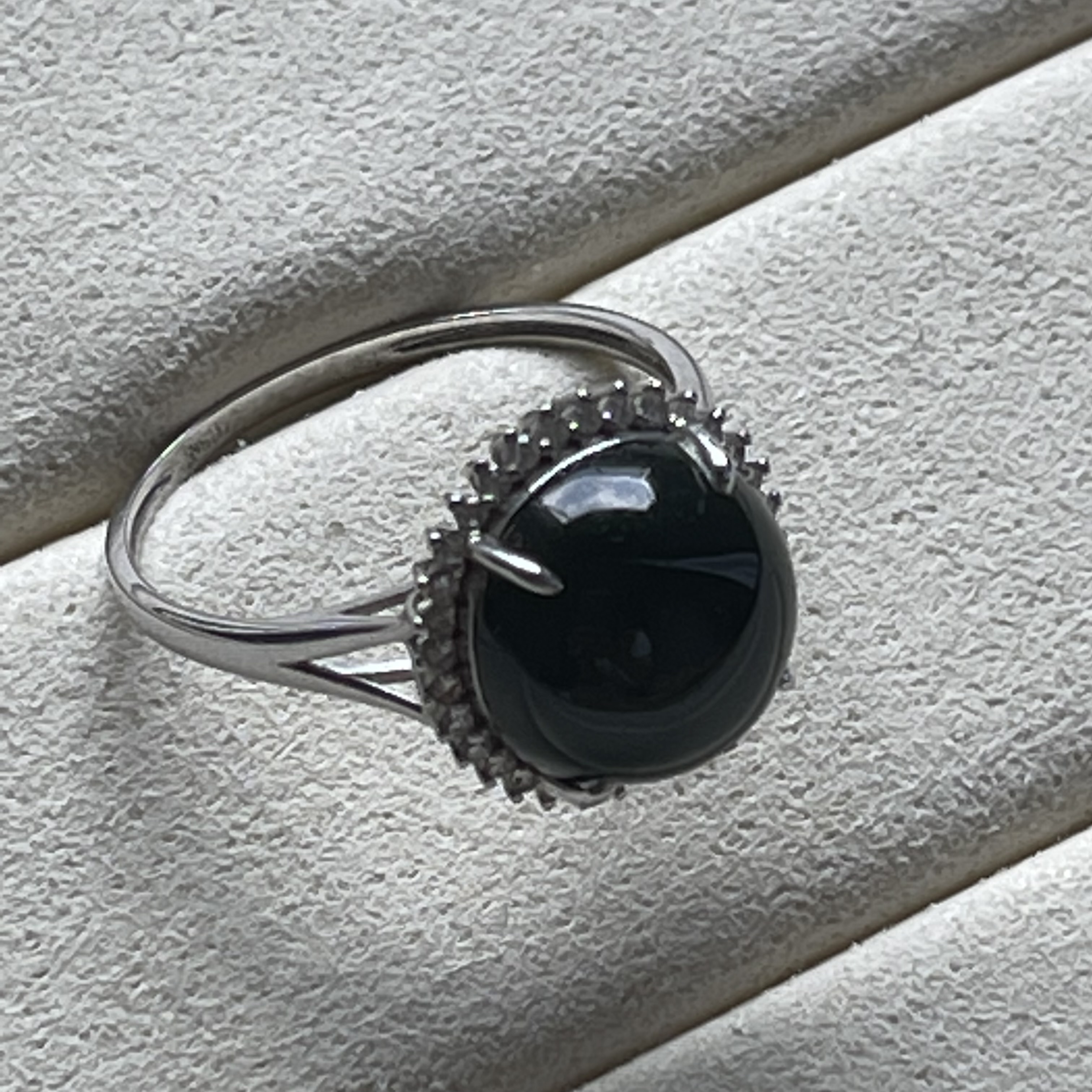 18K White Gold Omphacite Cabochon Ring (PJA00082)