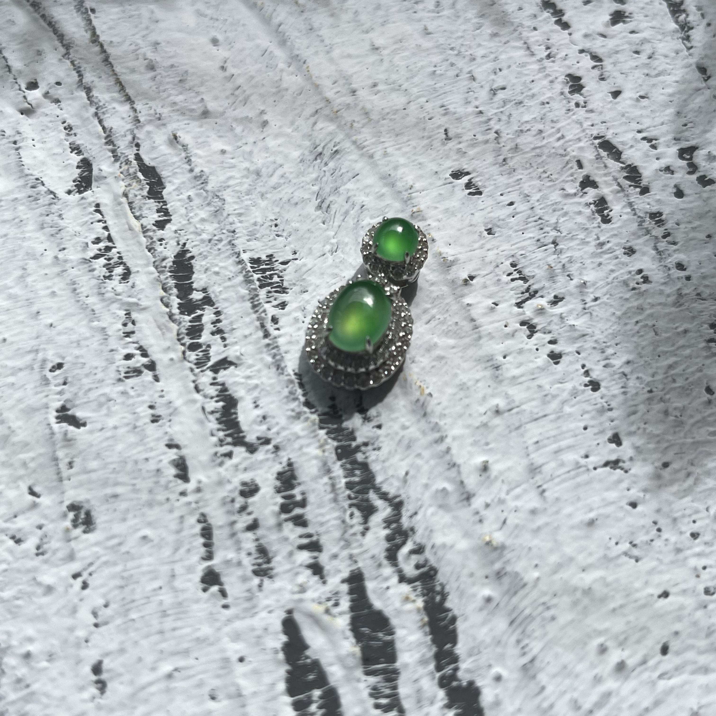 Vibrant Green Jadeite Pendant (PJA00048)