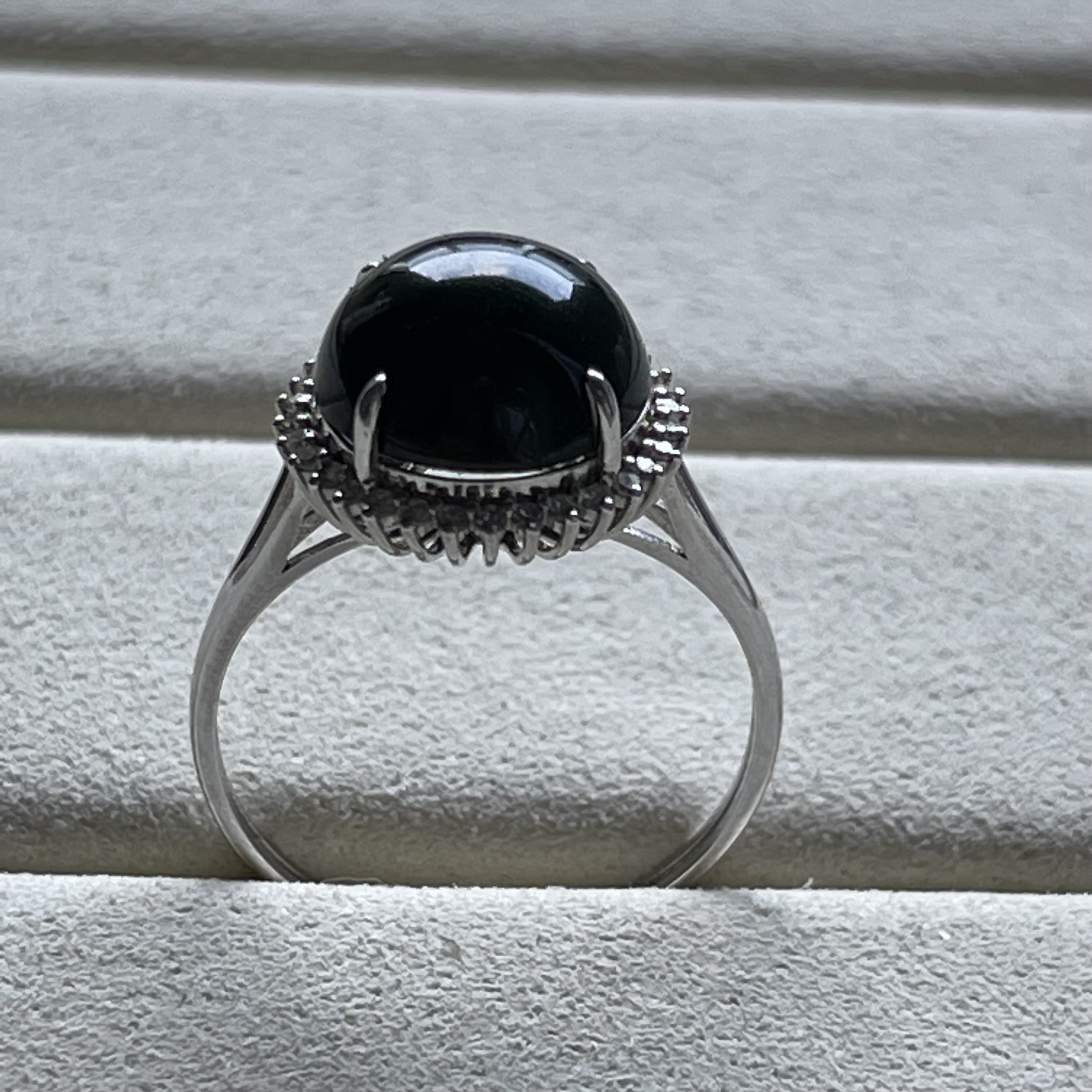 18K White Gold Omphacite Cabochon Ring (PJA00082)