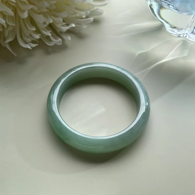 Light Green Jadeite Bangle (PJA00111)