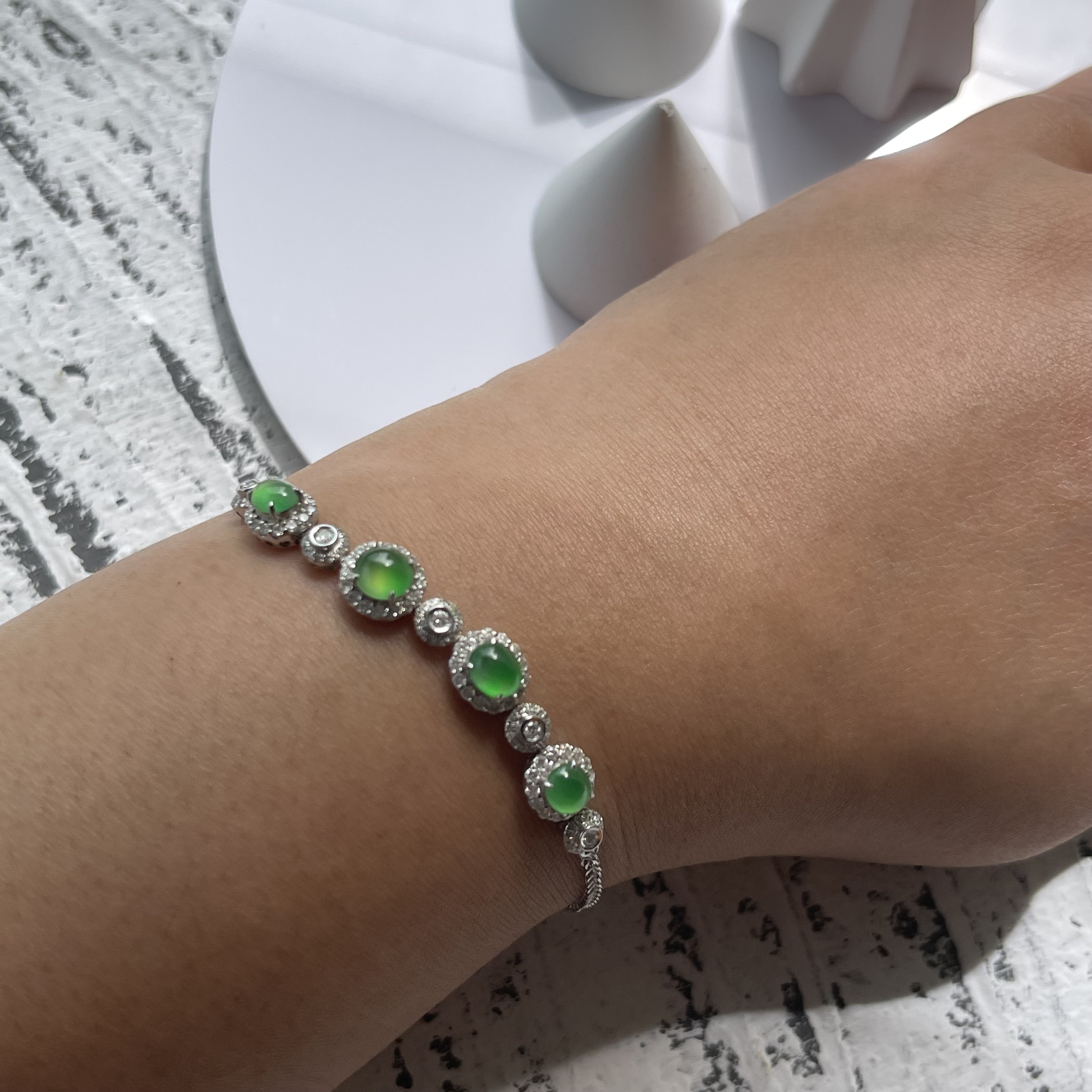 Vibrant Green Jadeite Bracelet (PJA00047)