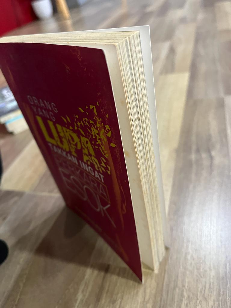 ORANG YANG LUPA TAKKAN INGAT PERKARA ESOK (DEFFECT)