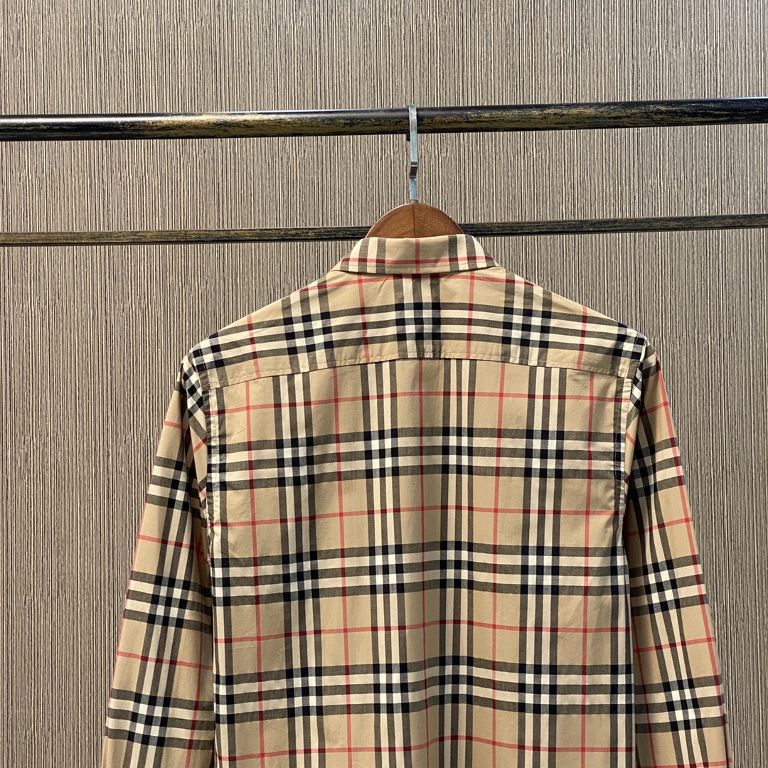 【BURBERRY 公式 旗艦店】バーバリー シャツ  ご好評に付き再入荷！