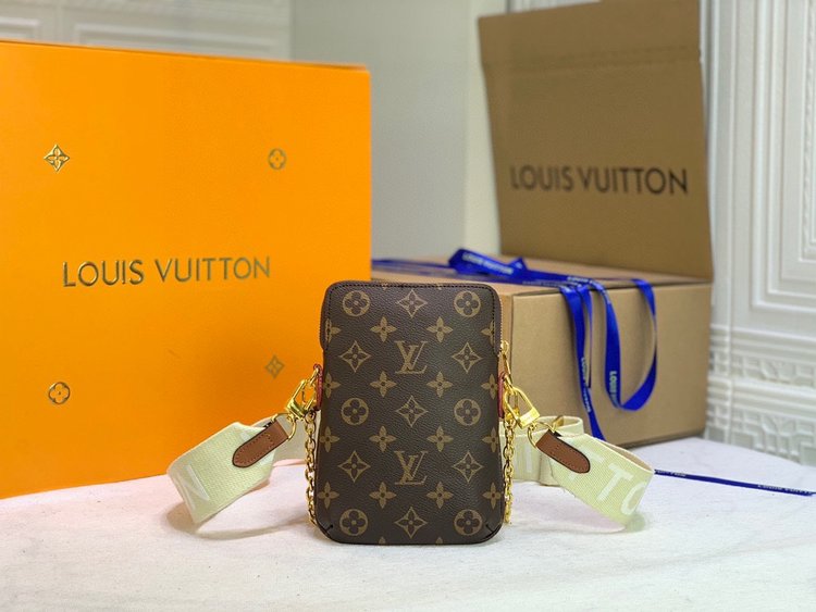 LouisVuitton ルイヴィトン ショルダーバッグ & クロスボディバッグ