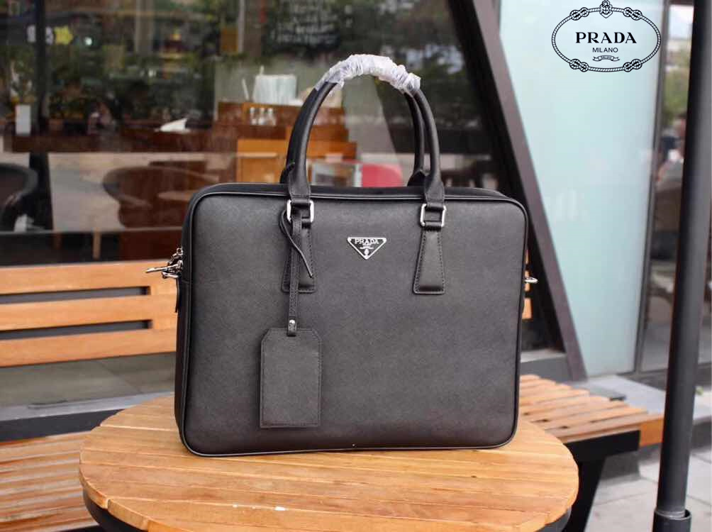 【2024】【PRADA  公式旗艦店】プラダ  ブリーフケース当日出荷 好評に付き再入荷！39*30*6.5CM