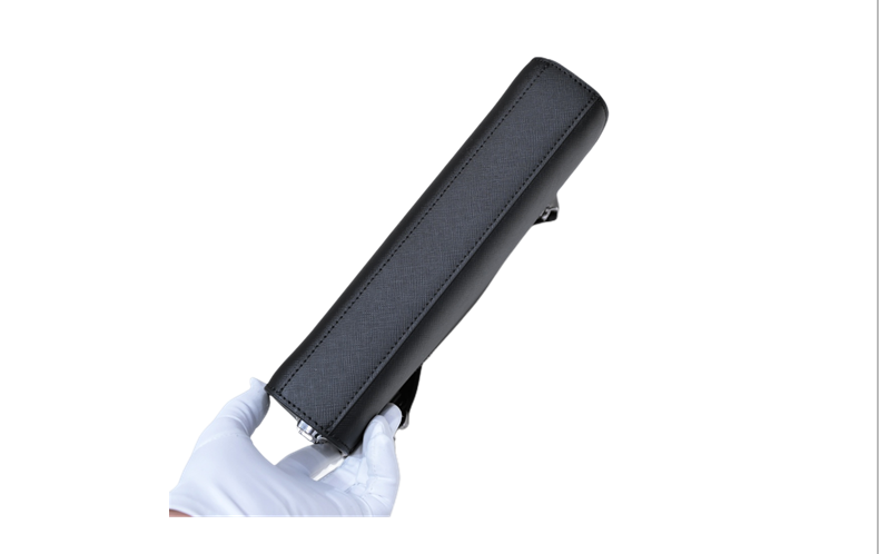 【2024】【PRADA  公式 旗艦店】プラダ   クラッチバッグ   当日出荷 好評に付き再入荷！  黒 27*17*6 CM