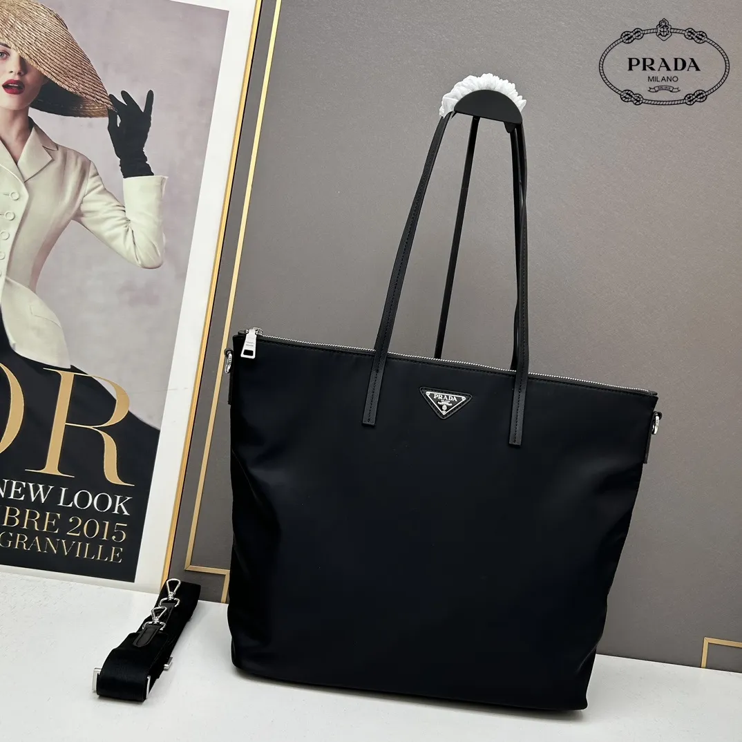 Prada ハンドバッグ